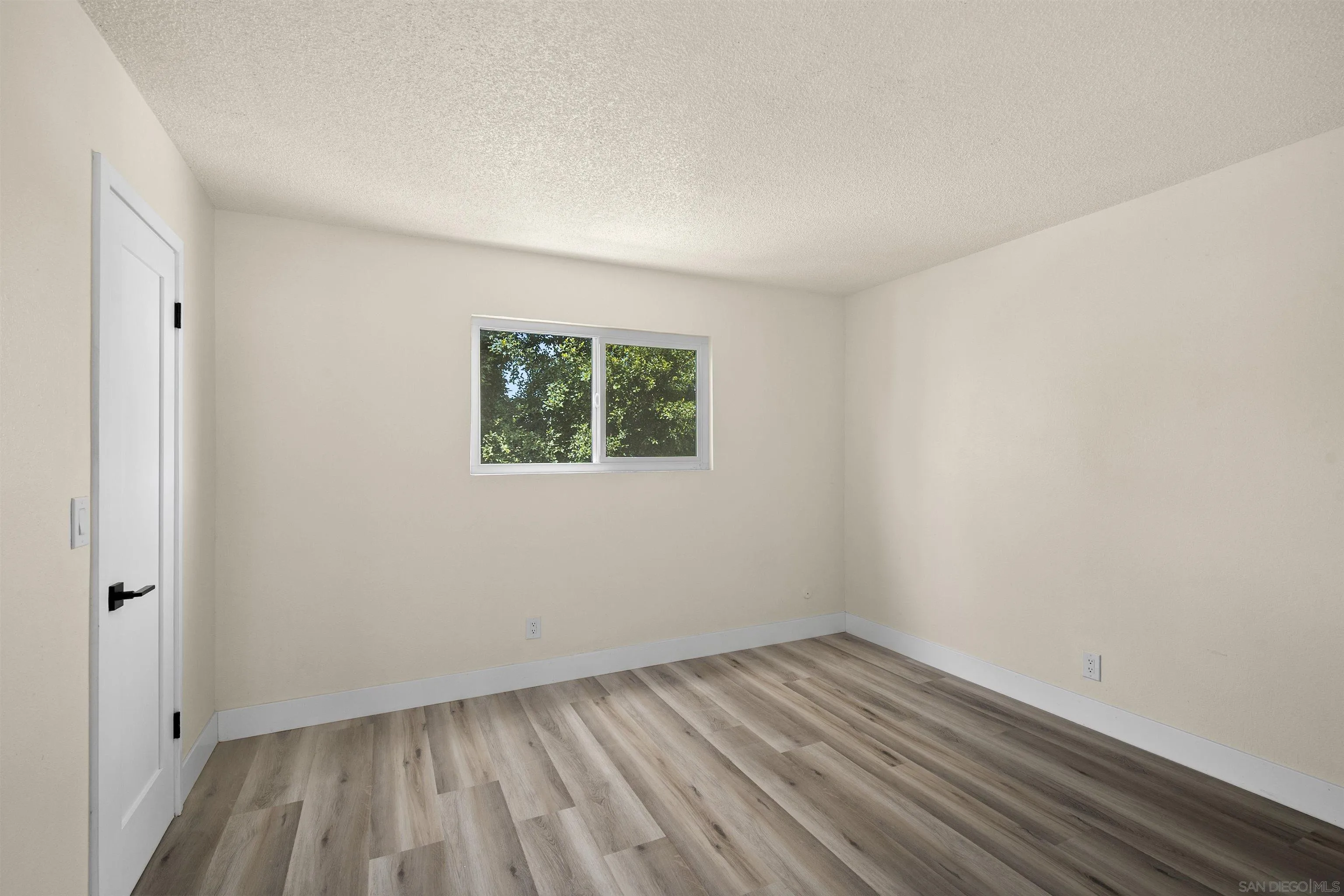 https://cdn.realtyfeed.com/cdn/127/250037322/3f1a61141ecece2a0502d95b428ac78f.webp