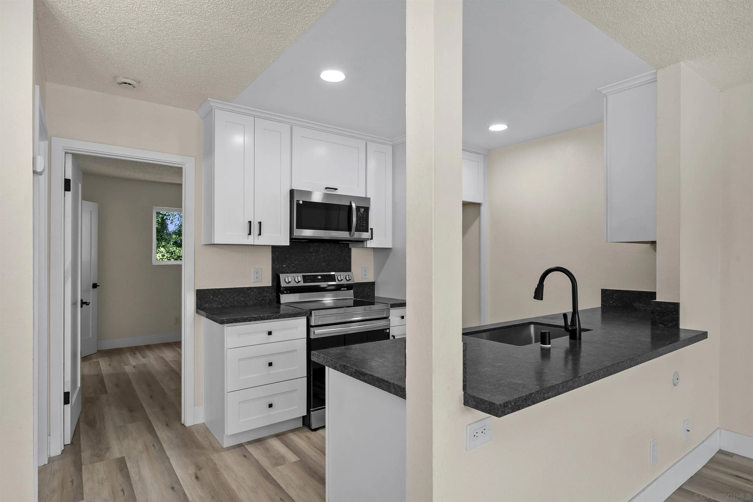 https://cdn.realtyfeed.com/cdn/127/250037322/4c11e8b2fc7d71d0594fcef2e4957f7b.webp