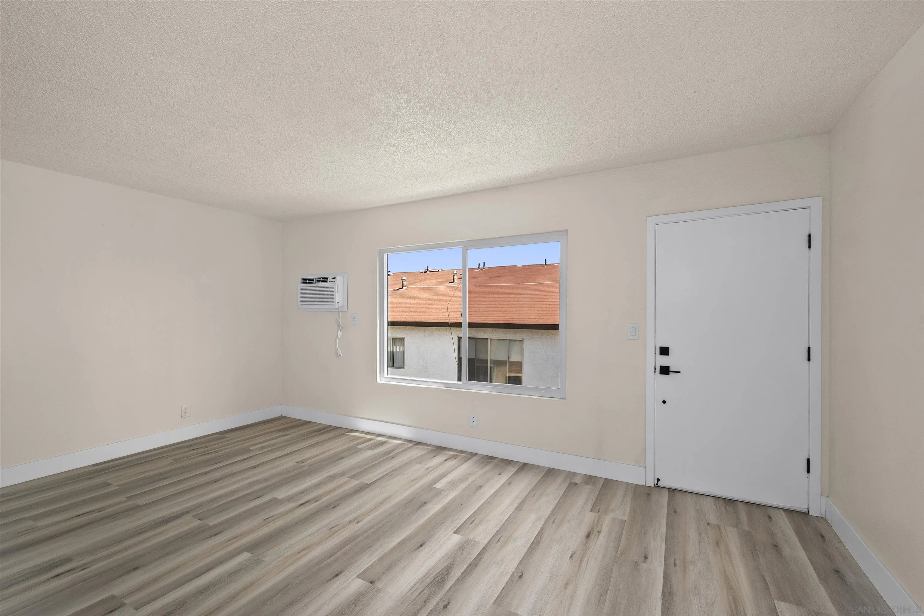 https://cdn.realtyfeed.com/cdn/127/250037322/f916585fa3db8e53a8ec476d7ca7b6da.webp