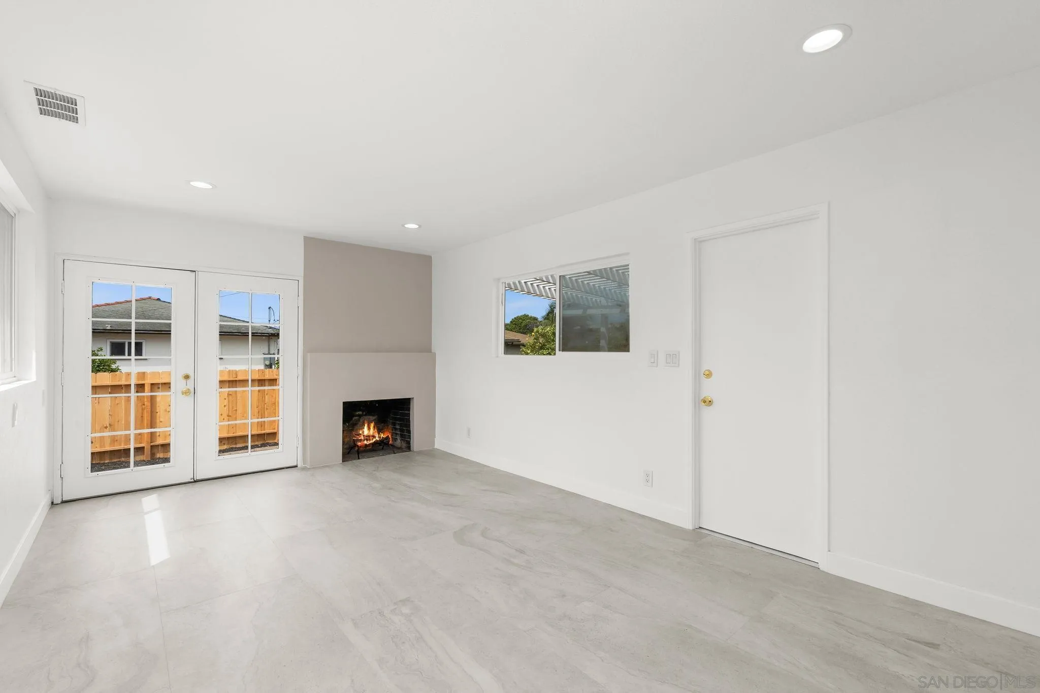 https://cdn.realtyfeed.com/cdn/127/250037323/67c3a065e004d51c388ddc7b9726e562.webp