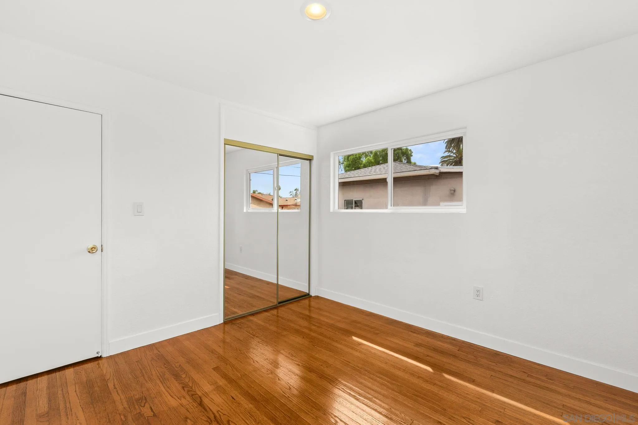 https://cdn.realtyfeed.com/cdn/127/250037323/b594dcbc8768537a5d000424c8164402.webp