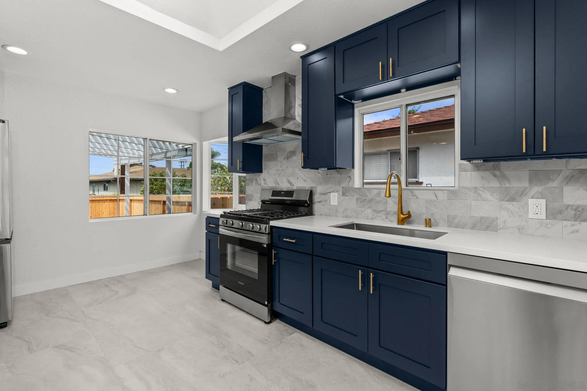 https://cdn.realtyfeed.com/cdn/127/250037323/e47f9541ea35a4f48e6879885e15dd9d.webp