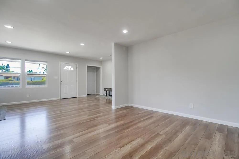 https://cdn.realtyfeed.com/cdn/127/250037324/1a95ab3c32b0d5ec64d64ad9a5eec80f.webp