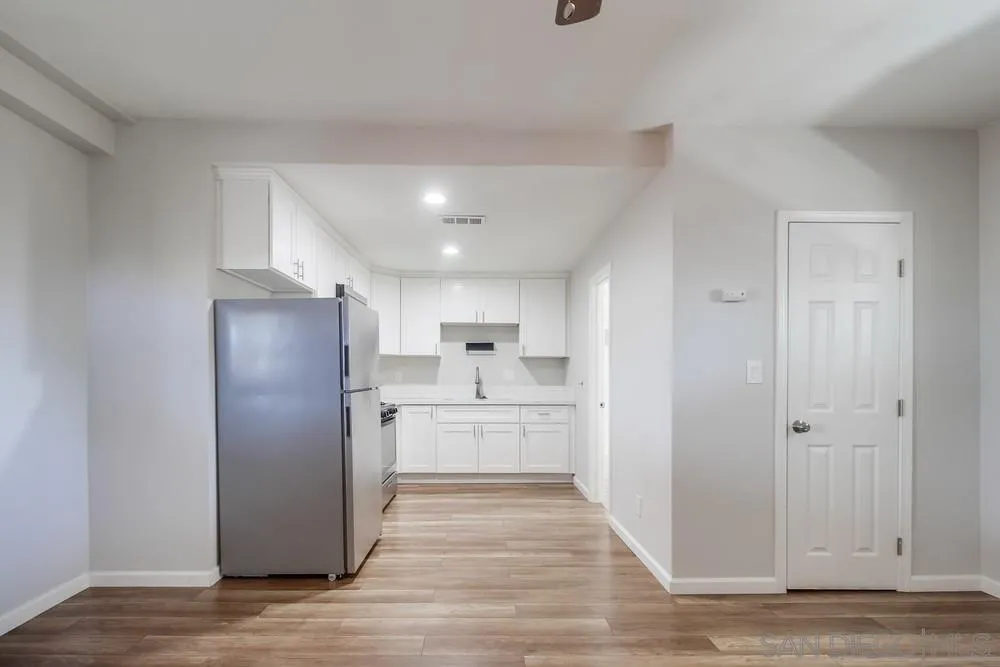 https://cdn.realtyfeed.com/cdn/127/250037324/21f1f7626b6deef790162145a137693e.webp