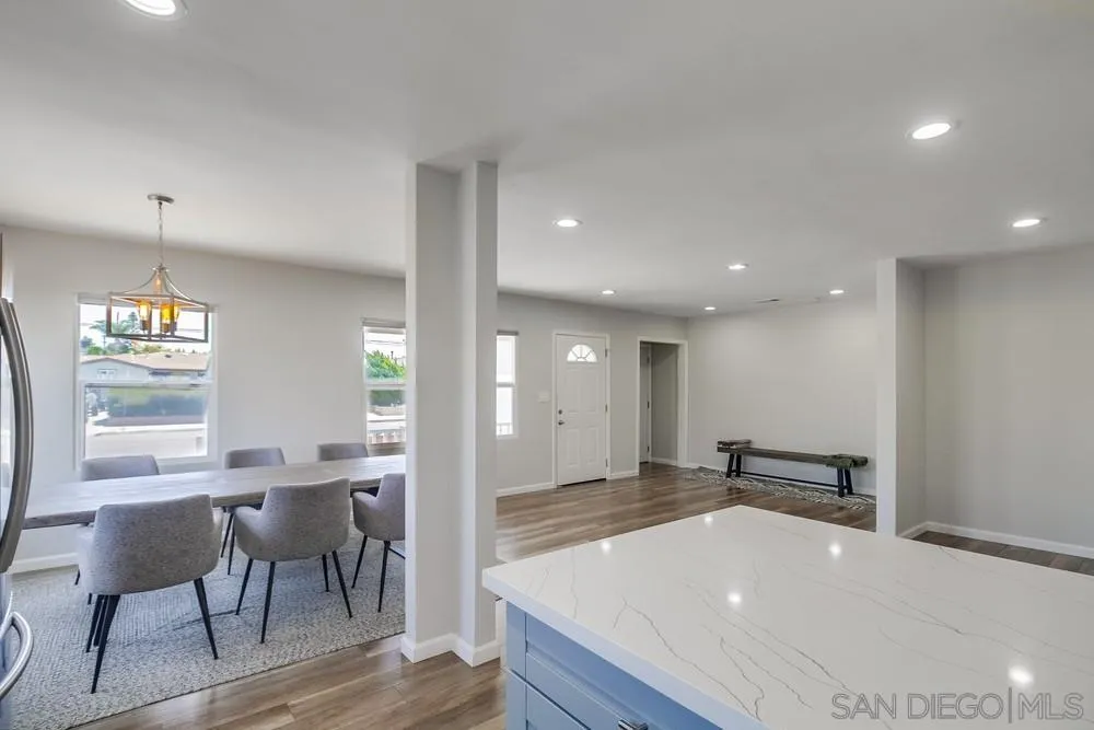 https://cdn.realtyfeed.com/cdn/127/250037324/30dd9286b572d34b7322b6156621c140.webp