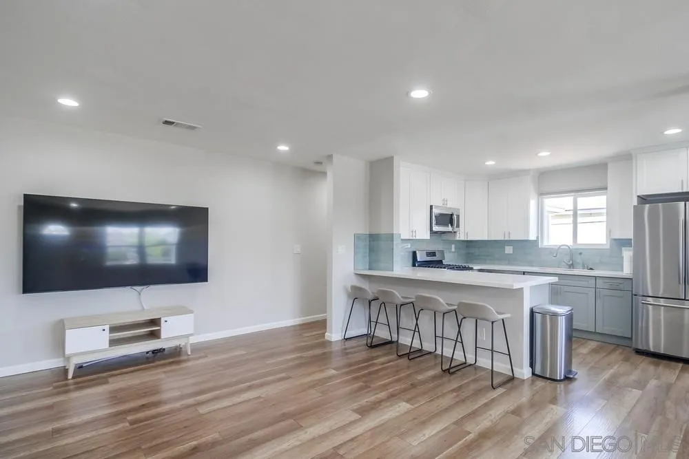 https://cdn.realtyfeed.com/cdn/127/250037324/a3f2411652d0e23919e022afc2366b21.webp
