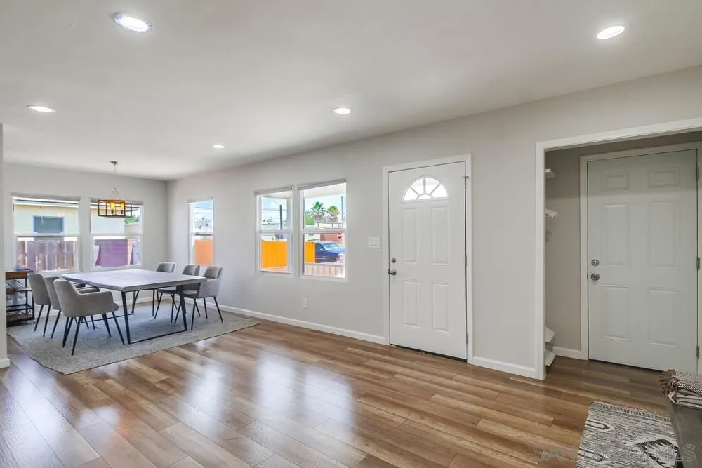 https://cdn.realtyfeed.com/cdn/127/250037324/de9790038f039c5c3796d0383ce94124.webp