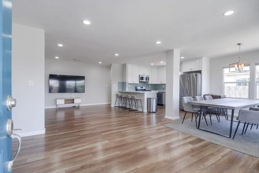https://cdn.realtyfeed.com/cdn/127/250037324/fa22798643bf59821ea2021825a91a8c.webp