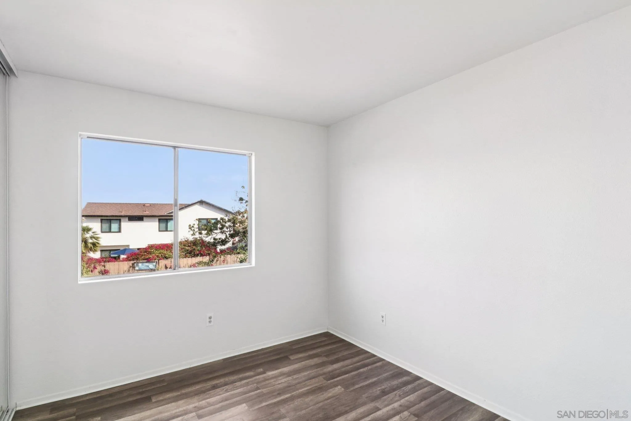 https://cdn.realtyfeed.com/cdn/127/250037326/1afd880dc1b22566f95b263bcb0929c4.webp