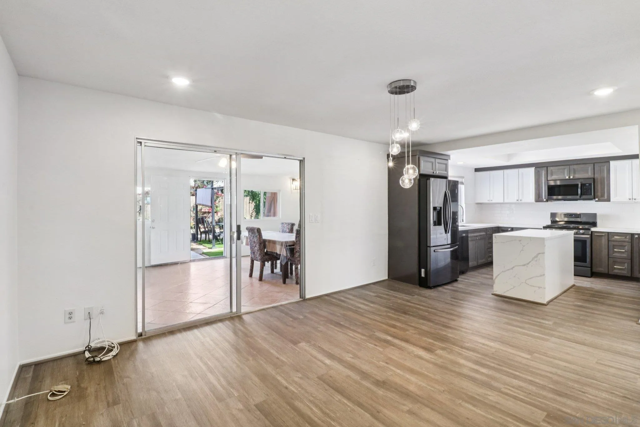 https://cdn.realtyfeed.com/cdn/127/250037326/392644f79f5f1fbcdfd8674861e7094d.webp