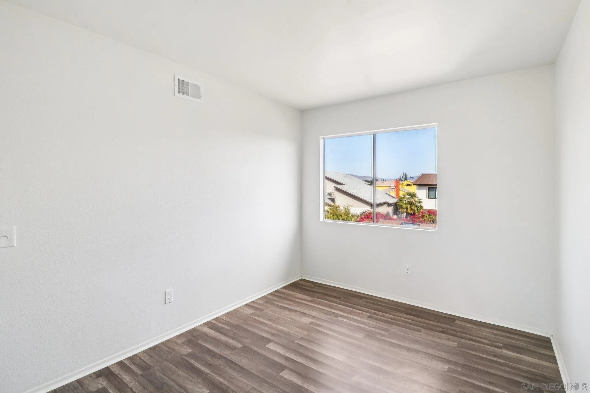 https://cdn.realtyfeed.com/cdn/127/250037326/3daf8a4b4e24789e92006bfabc738c4e.webp