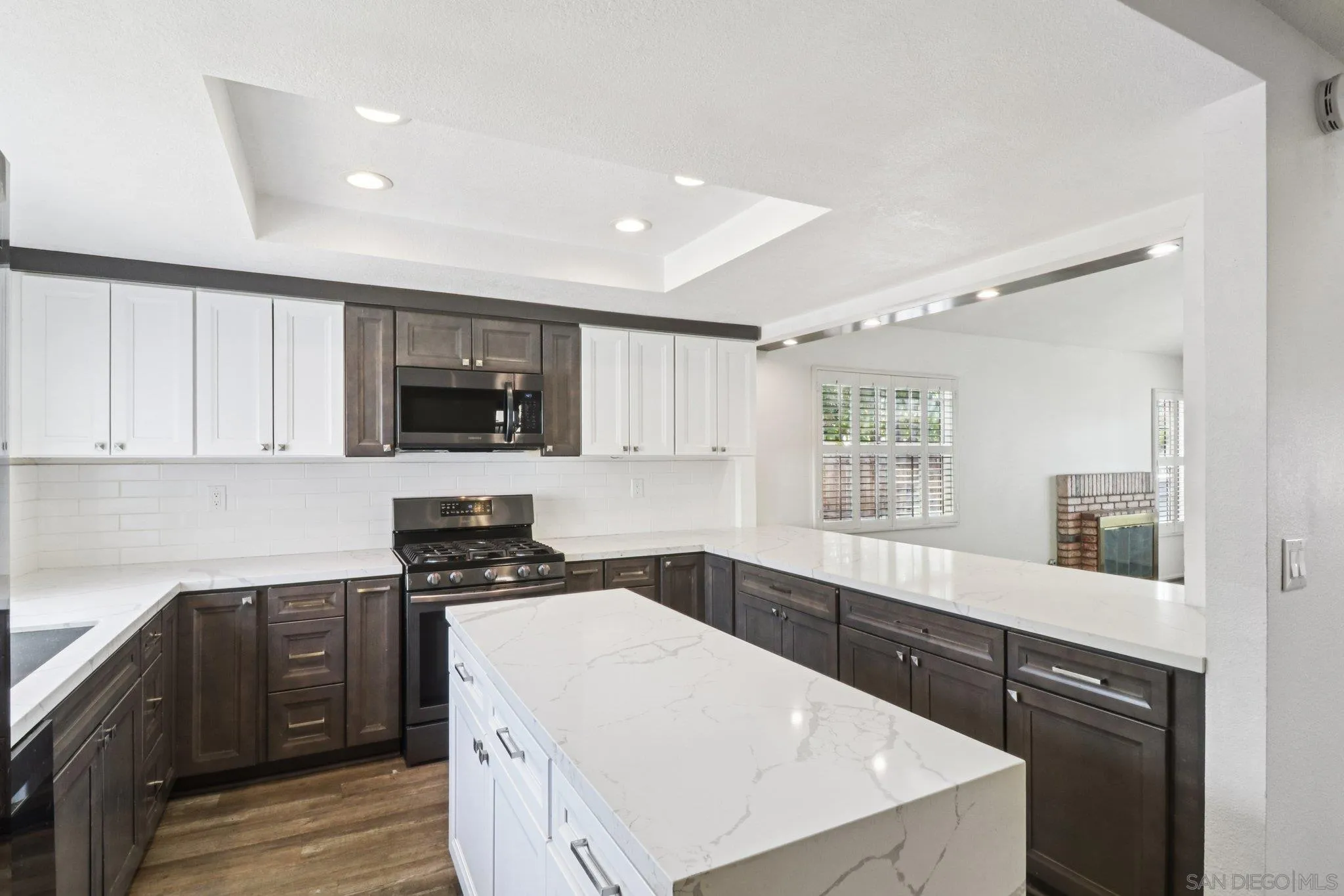 https://cdn.realtyfeed.com/cdn/127/250037326/8af12867f4db5642a09a93aa253abeee.webp