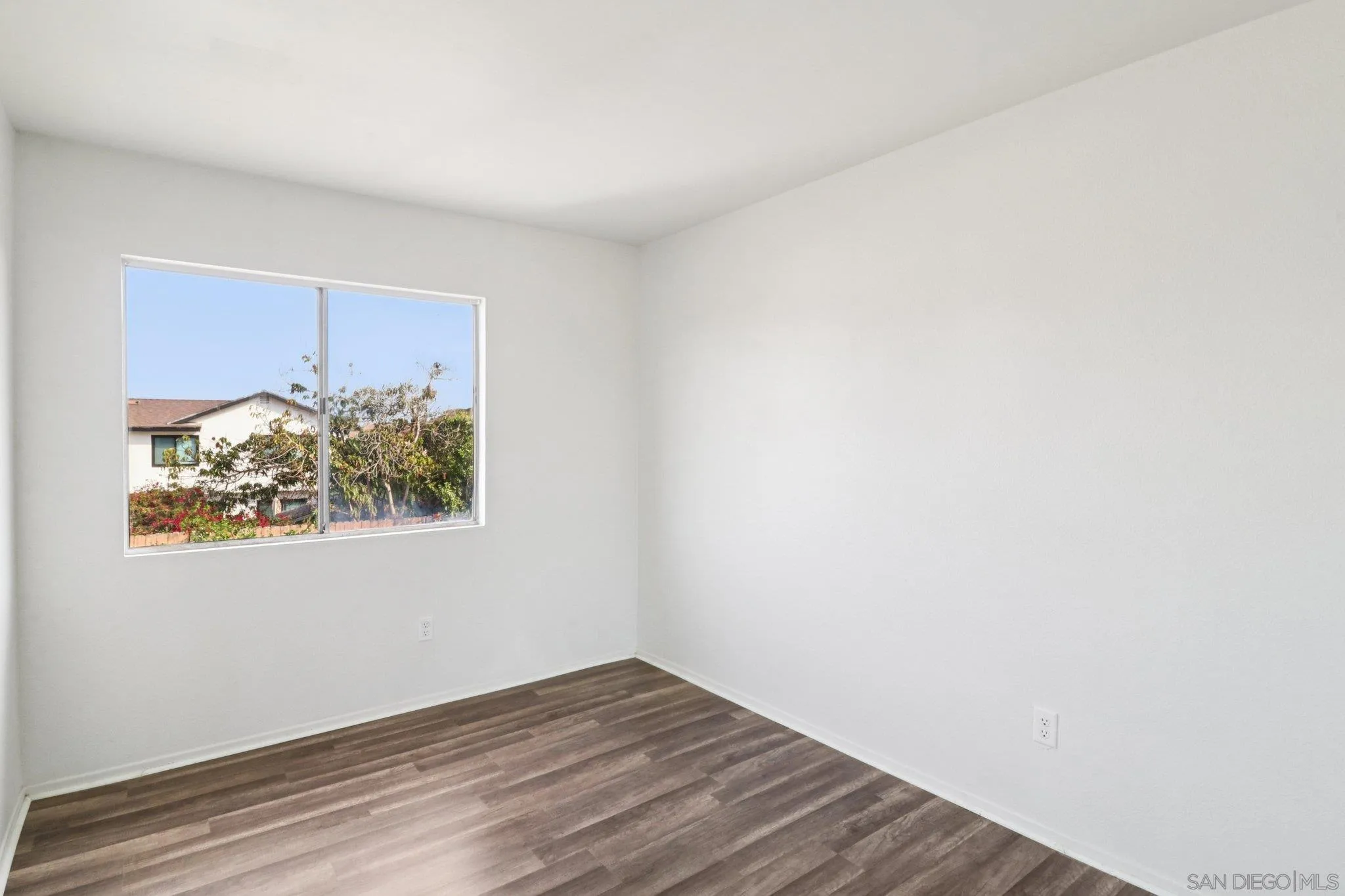 https://cdn.realtyfeed.com/cdn/127/250037326/9a787880c7d2fdd8699e4cd8ef9abbb7.webp