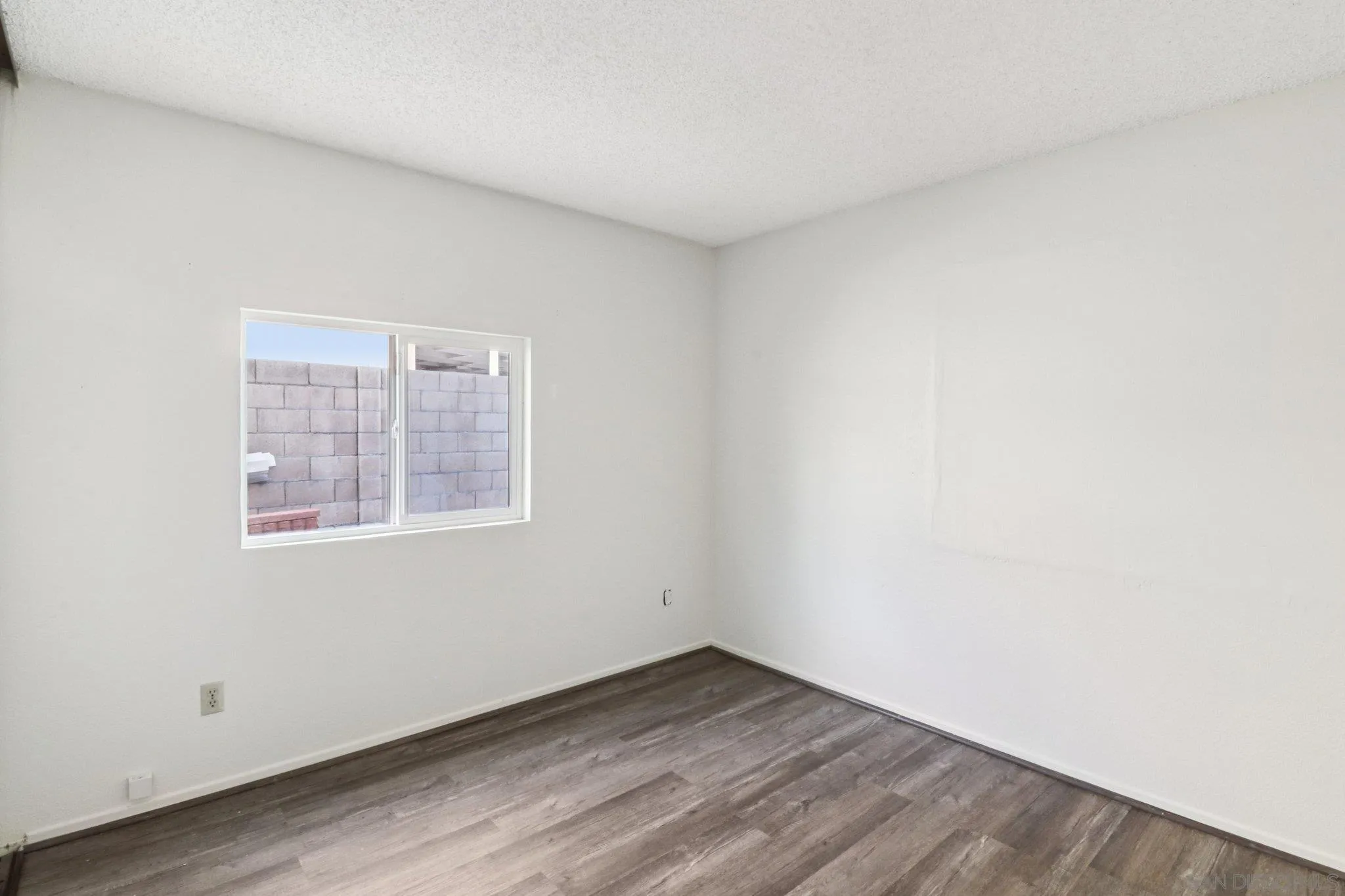 https://cdn.realtyfeed.com/cdn/127/250037326/f4b6daa18f95d08a15d7d2b629ac322e.webp