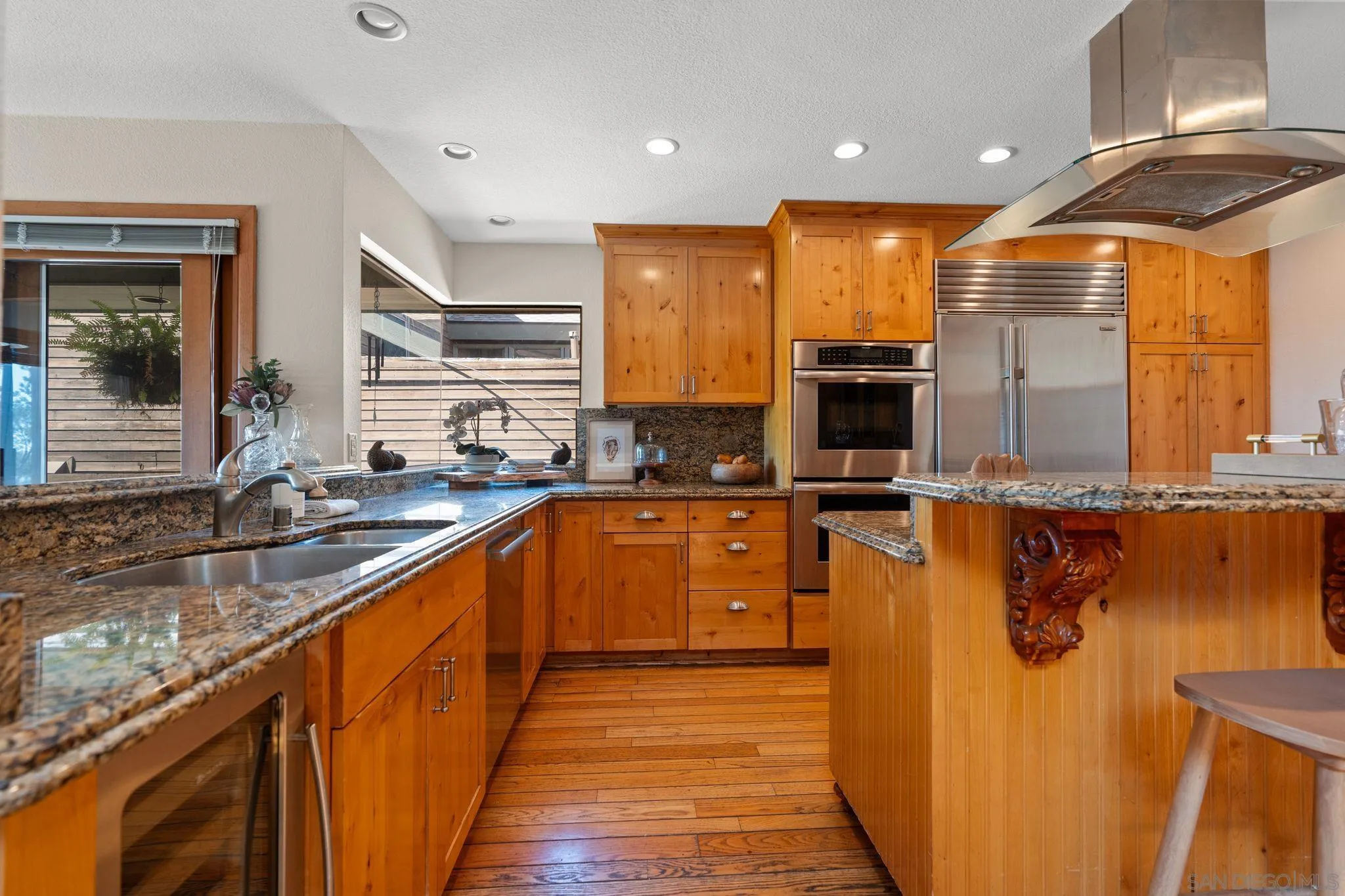 https://cdn.realtyfeed.com/cdn/127/250037327/62b530b0fbc3f74dea3e5ad71d415aad.webp