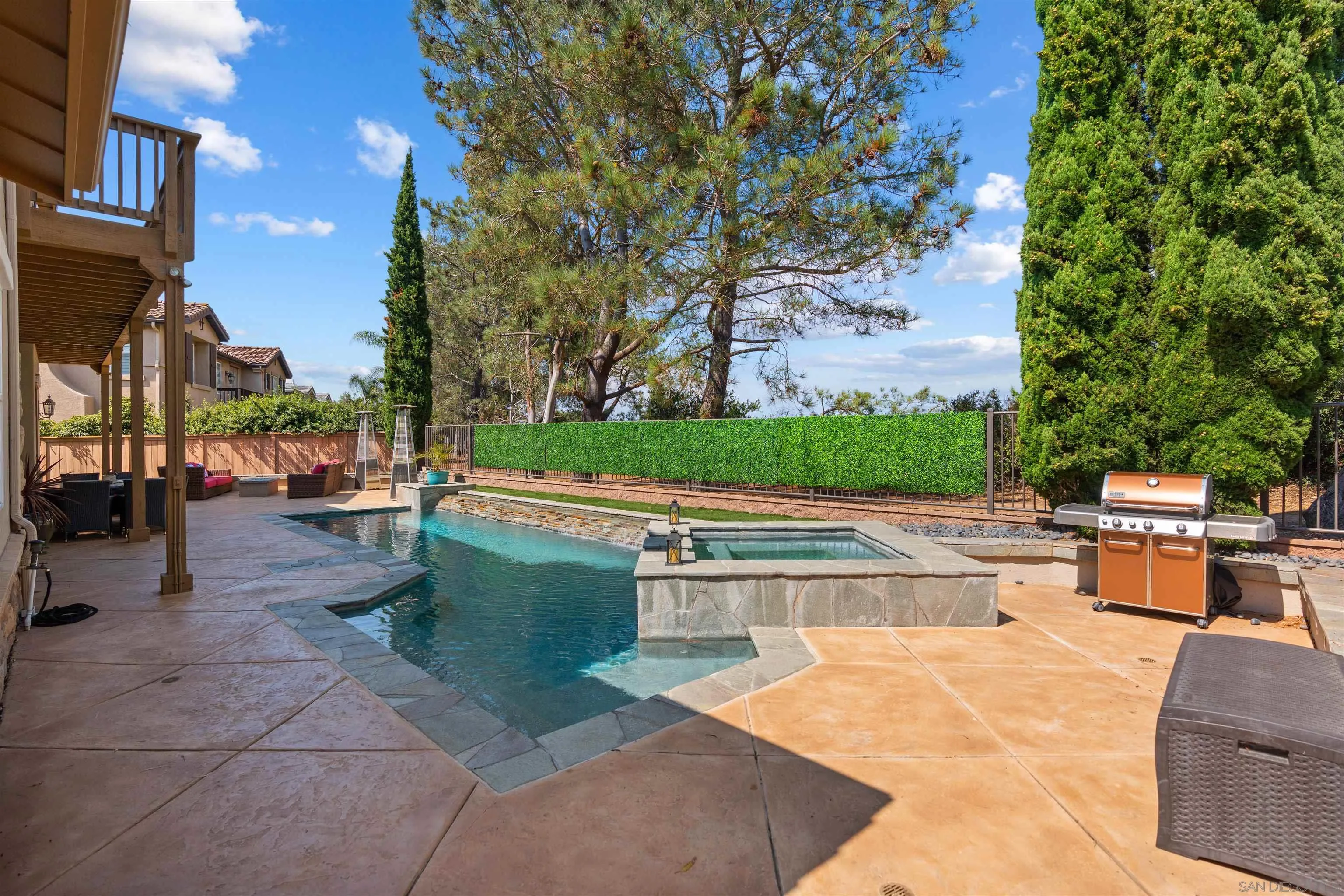 https://cdn.realtyfeed.com/cdn/127/250037333/2a37ba68a2faef01113bcb3ca2b4b566.webp