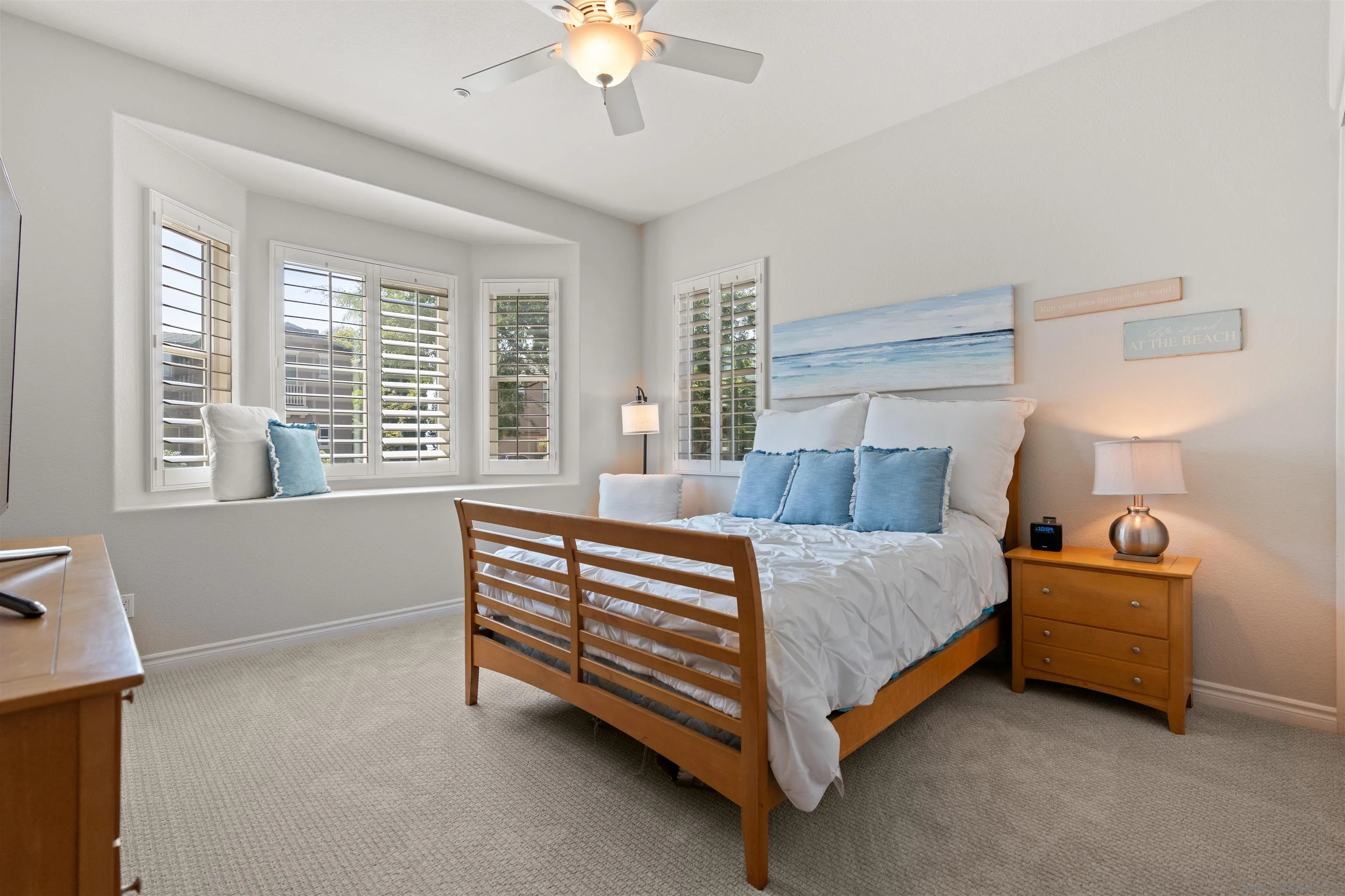 https://cdn.realtyfeed.com/cdn/127/250037333/4b55535d209b0fde01a84b40d3a01129.webp
