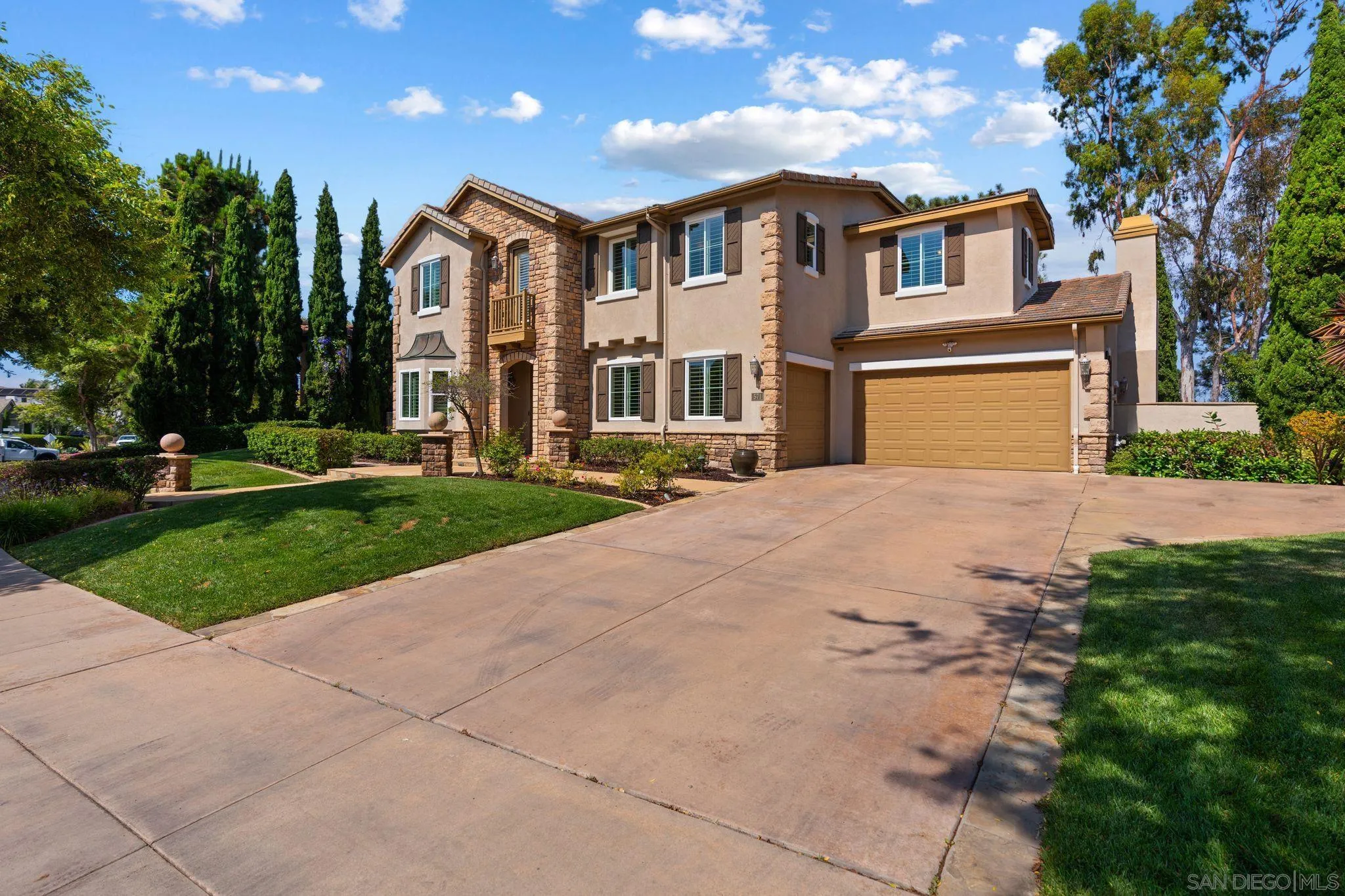 https://cdn.realtyfeed.com/cdn/127/250037333/8a87cbf7b643a90373569b301327a68c.webp
