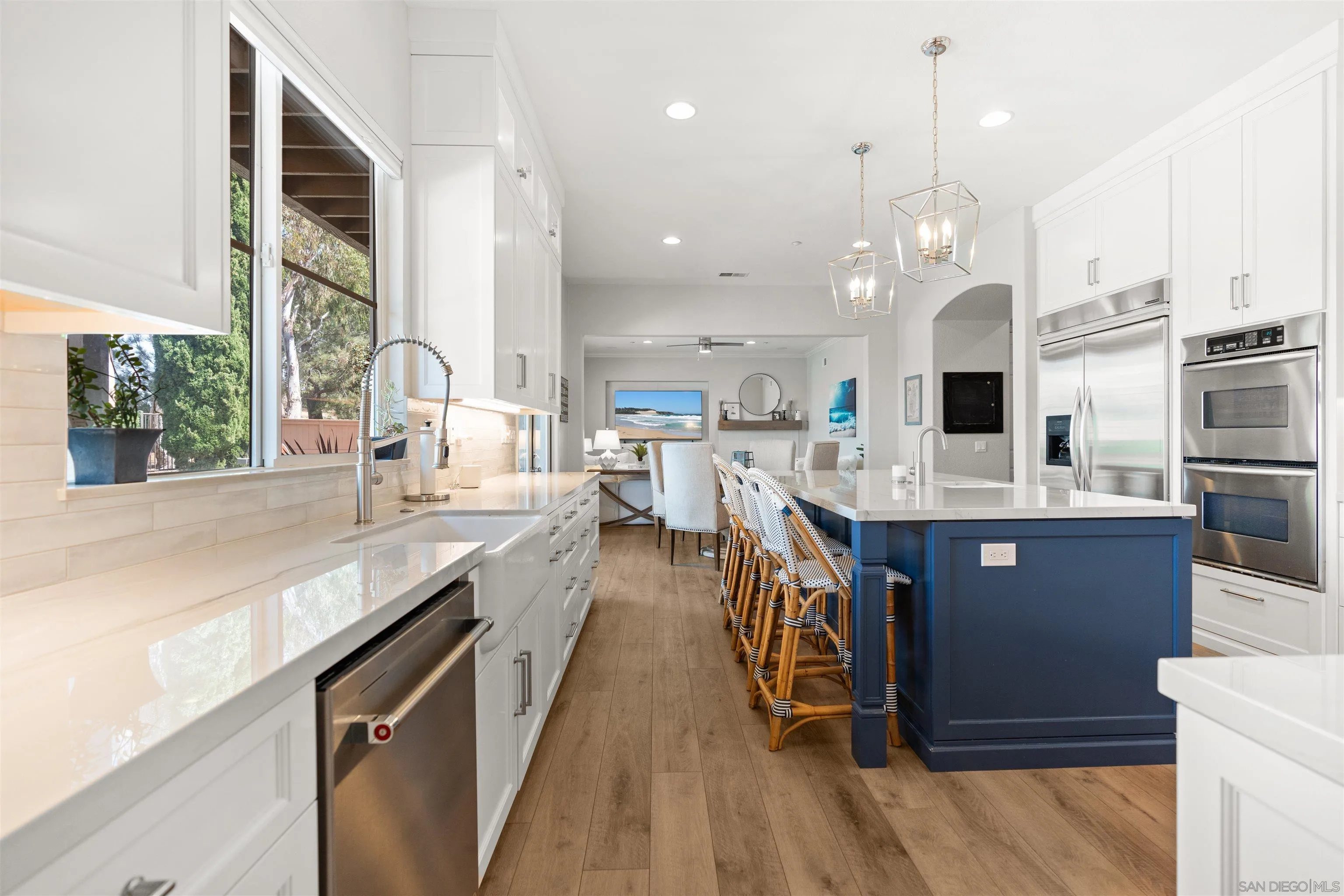 https://cdn.realtyfeed.com/cdn/127/250037333/9d1e7ce03ffaefb4e6018b97316924ef.webp