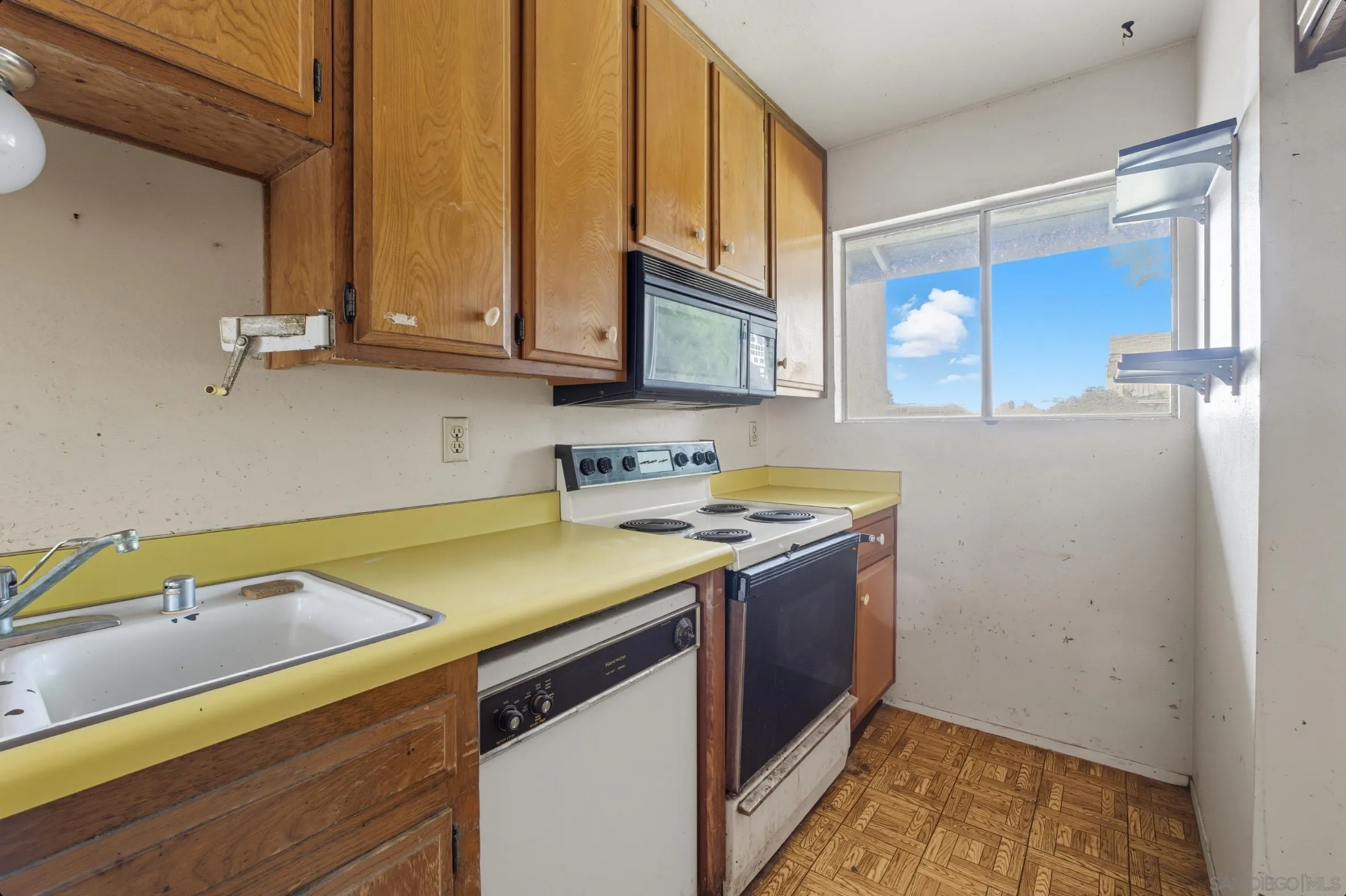https://cdn.realtyfeed.com/cdn/127/250037334/aeaa9379ad158e51ddae8f74ce942859.webp