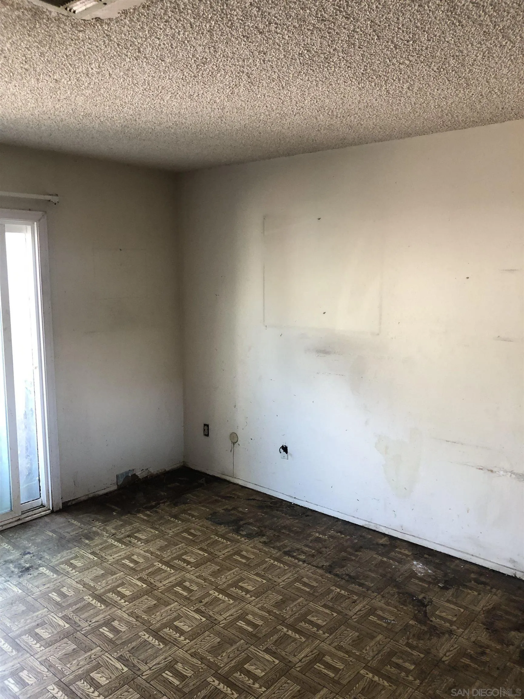 https://cdn.realtyfeed.com/cdn/127/250037334/e1ecf28145da0e7c5b399eda928c5cbf.webp