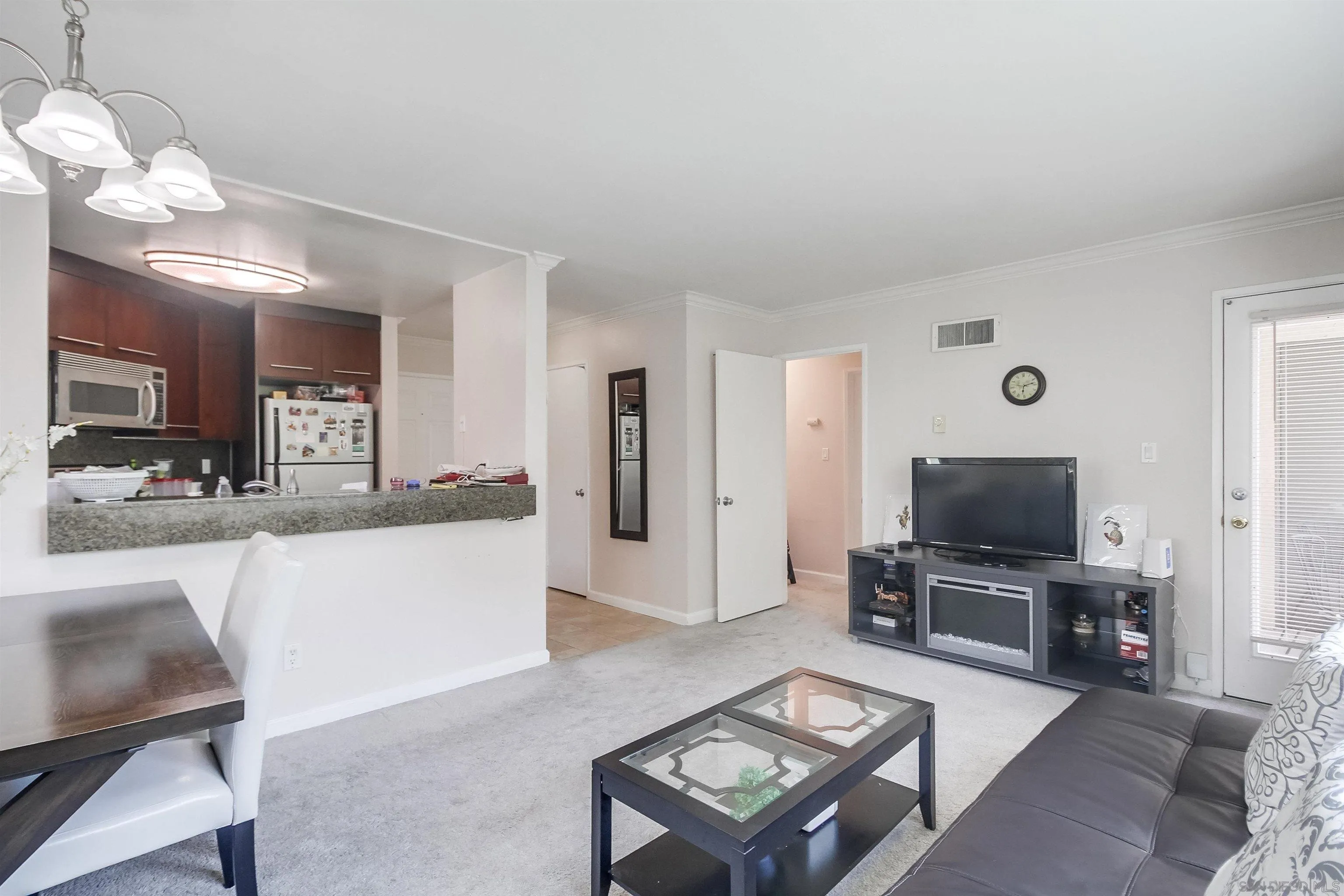 https://cdn.realtyfeed.com/cdn/127/250037335/29ae1c92493e3deebff689919867e521.webp