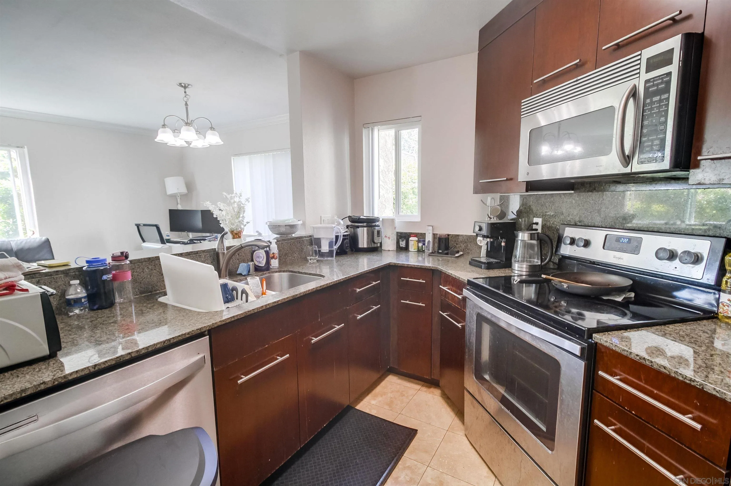 https://cdn.realtyfeed.com/cdn/127/250037335/356429ccbed5a57f21caddf12239c017.webp