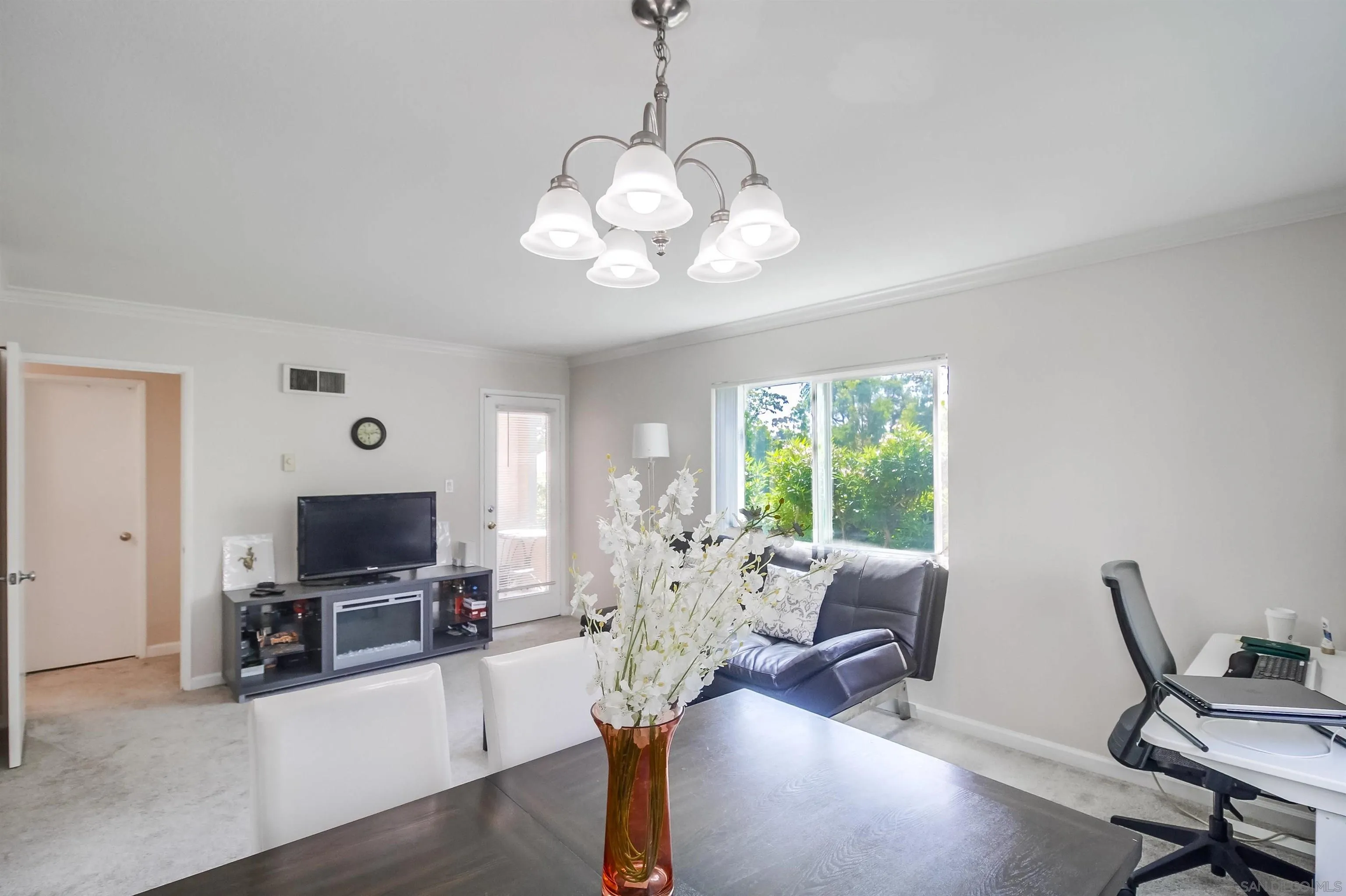 https://cdn.realtyfeed.com/cdn/127/250037335/ed0fc467111c3669a6c517d977e0a38d.webp