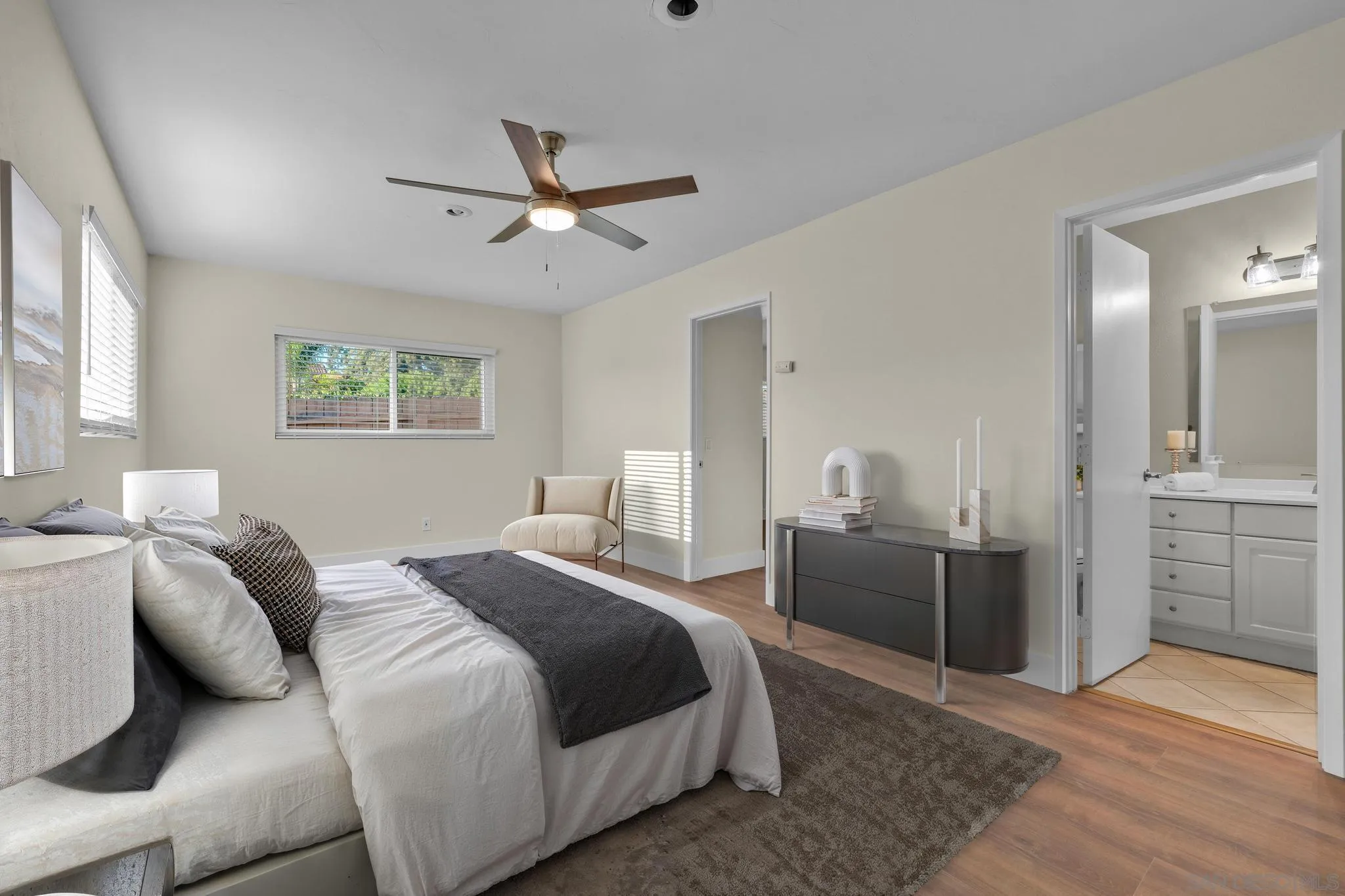 https://cdn.realtyfeed.com/cdn/127/250037336/0368dce8303f4699f74486ad18f32b68.webp