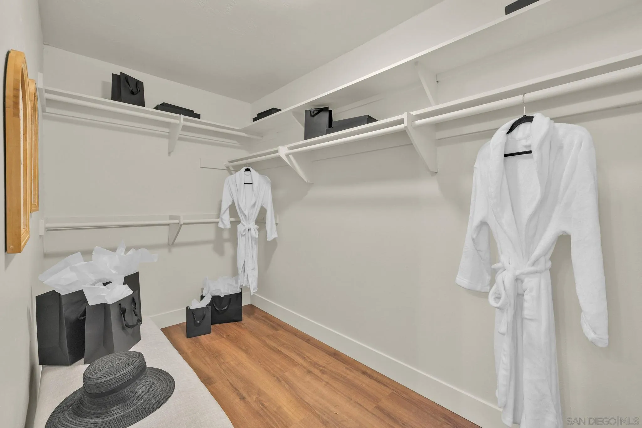 https://cdn.realtyfeed.com/cdn/127/250037336/331b5fb4b9c57122cde7759f1b7d7a7d.webp