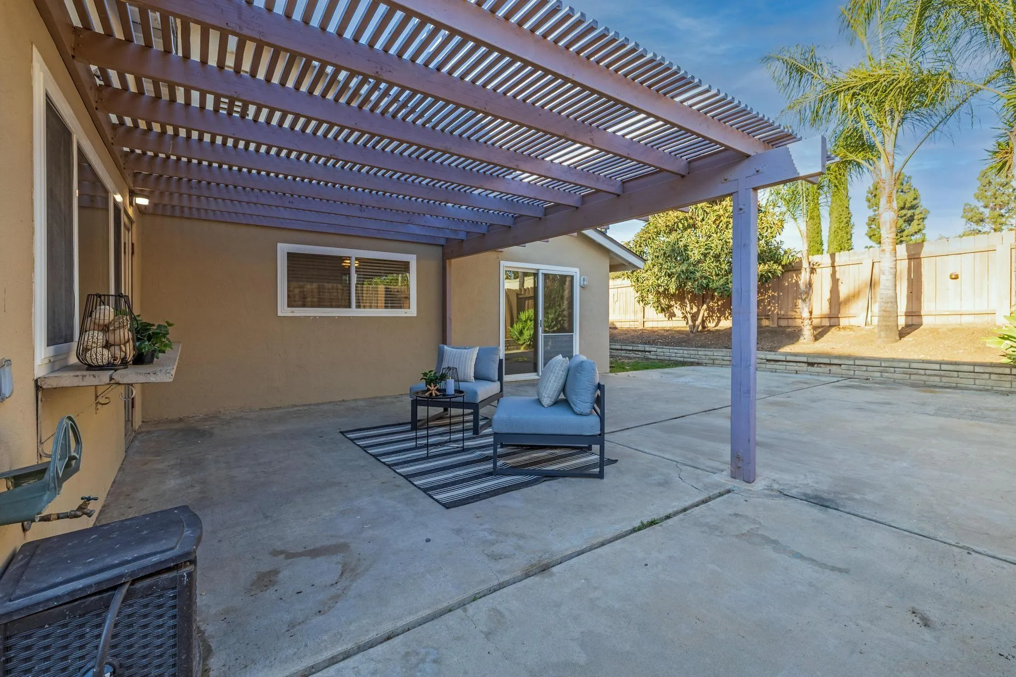 https://cdn.realtyfeed.com/cdn/127/250037336/9ee18ad681502e9d5d08aa11e4c696d3.webp