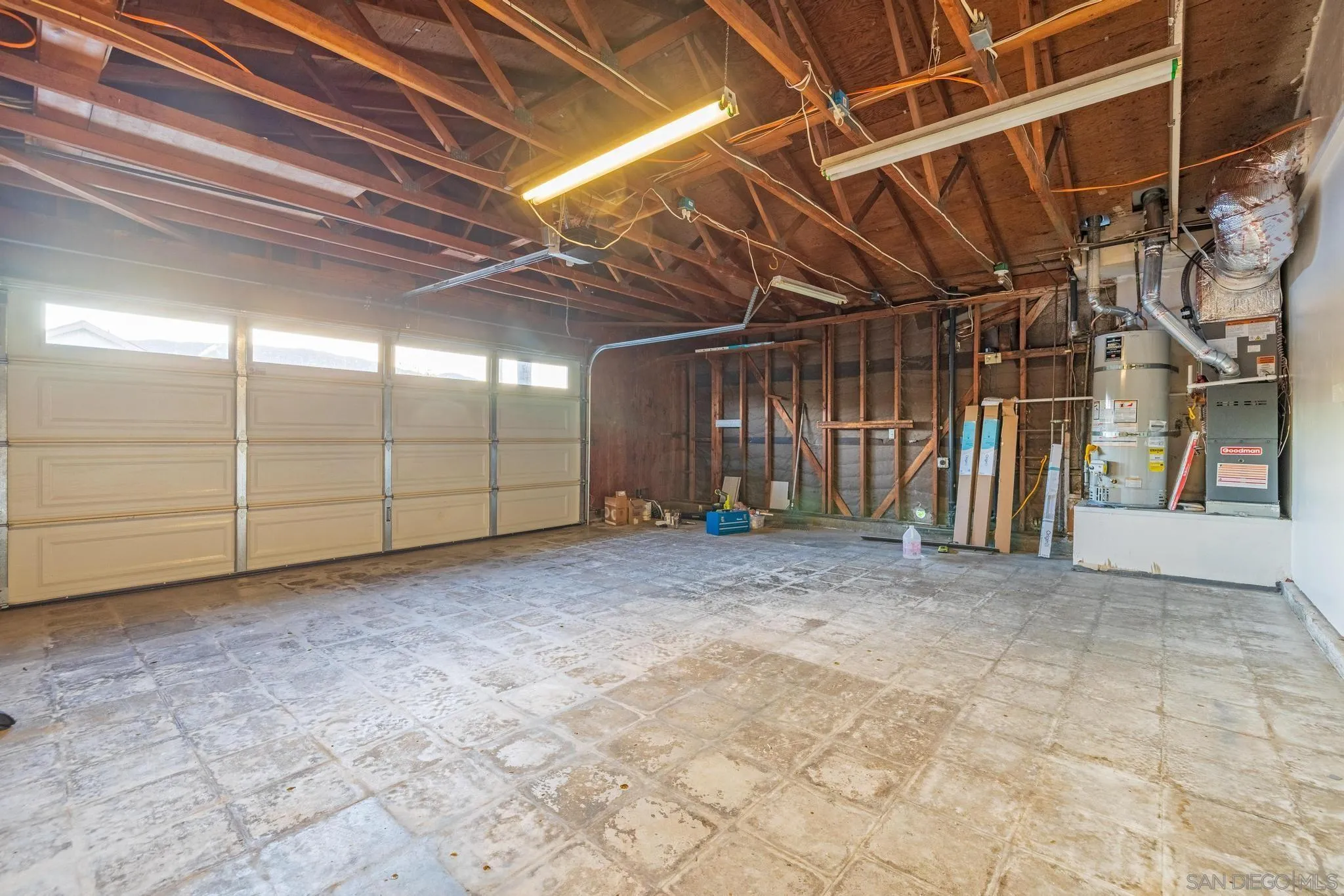 https://cdn.realtyfeed.com/cdn/127/250037336/cf7bb28d1b2b5daa218bf4dfe1f91f77.webp