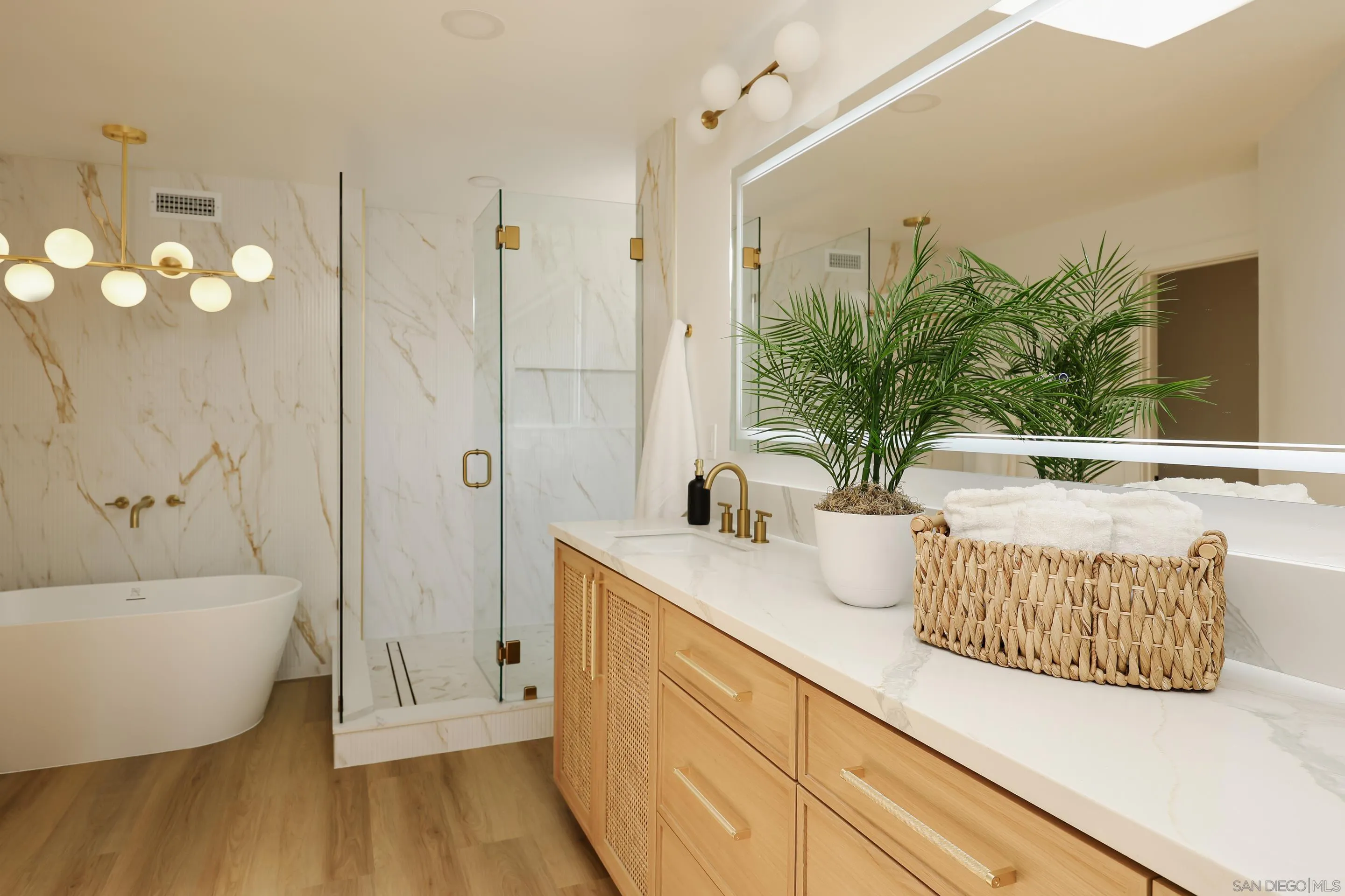 https://cdn.realtyfeed.com/cdn/127/250037339/50be640b690a3eeb9f1f5385a5075e46.webp