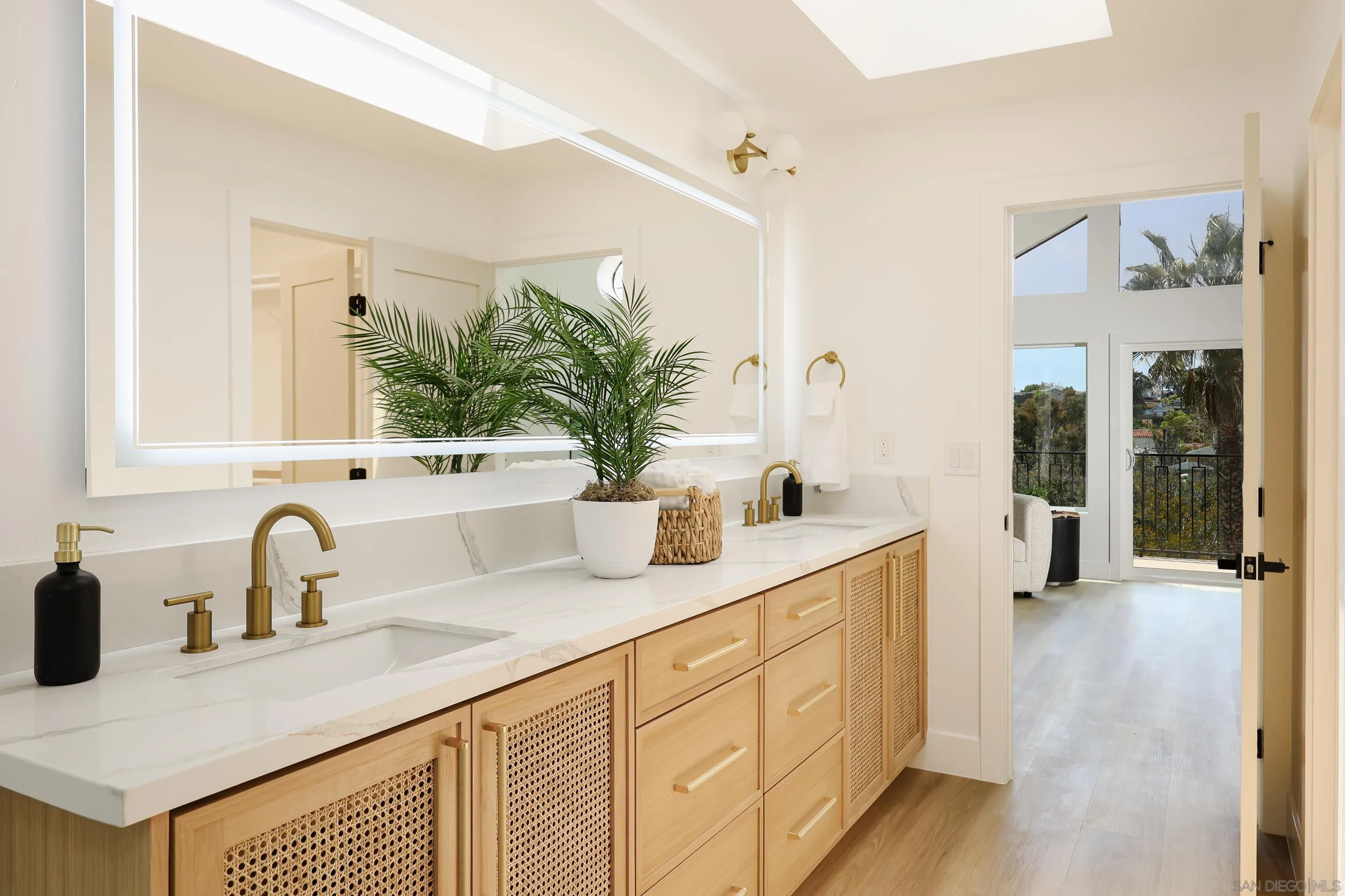 https://cdn.realtyfeed.com/cdn/127/250037339/a273fcf933e9ede778c95f2b0e45a855.webp