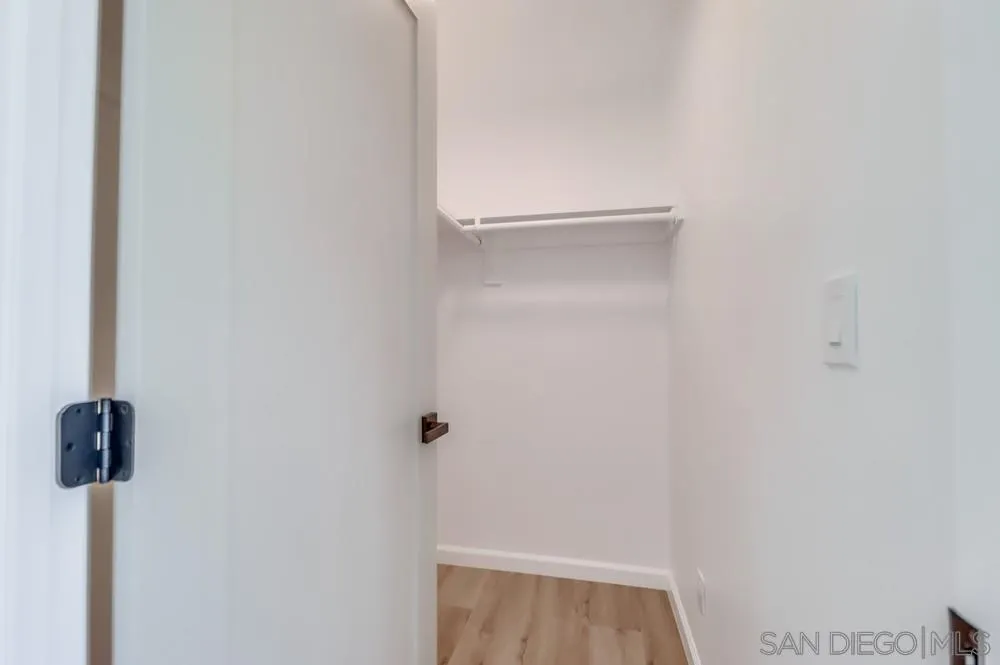 https://cdn.realtyfeed.com/cdn/127/250037341/0a9ae2cf280063a4c3f166873359334a.webp