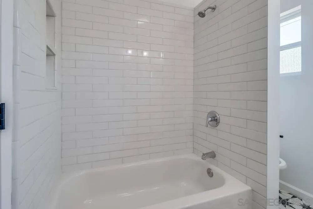 https://cdn.realtyfeed.com/cdn/127/250037341/297b42cd3ddc22cc18cd3d498c9f7ed0.webp