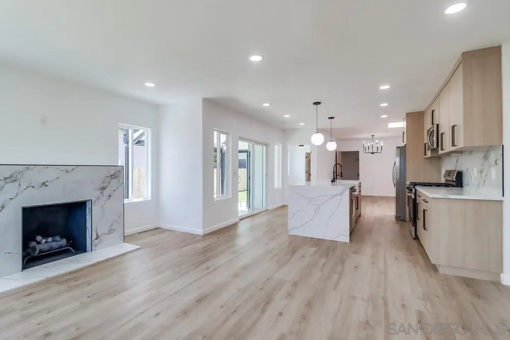 https://cdn.realtyfeed.com/cdn/127/250037341/2f29a8dfe571dc15b2d89c8f10af256b.webp