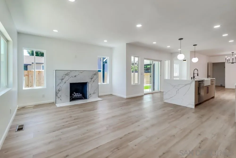 https://cdn.realtyfeed.com/cdn/127/250037341/3f024229e7b0145d3531f6a86b2a2b9e.webp