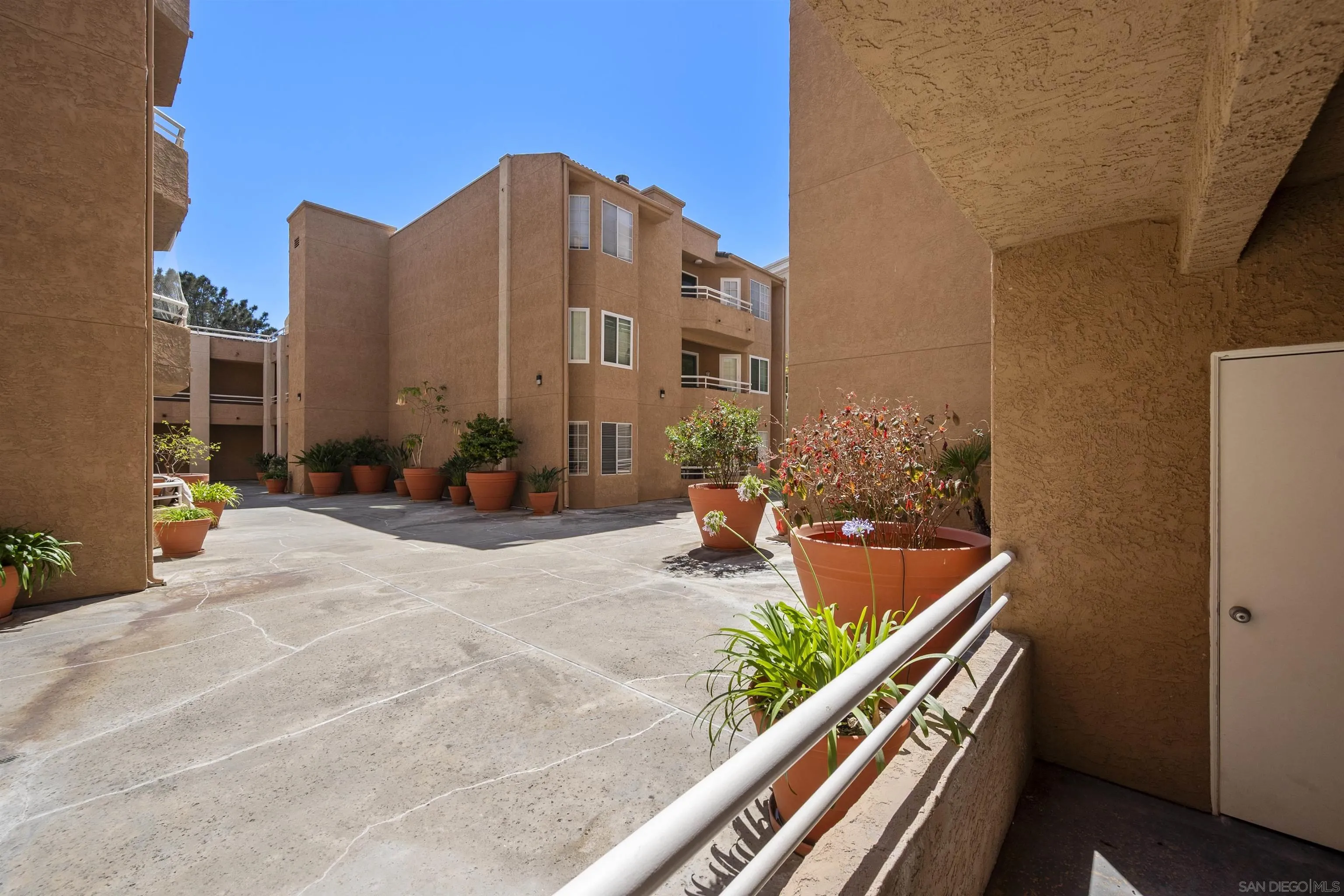 https://cdn.realtyfeed.com/cdn/127/250037342/26964d46fed76b2a12d152ab10f95859.webp