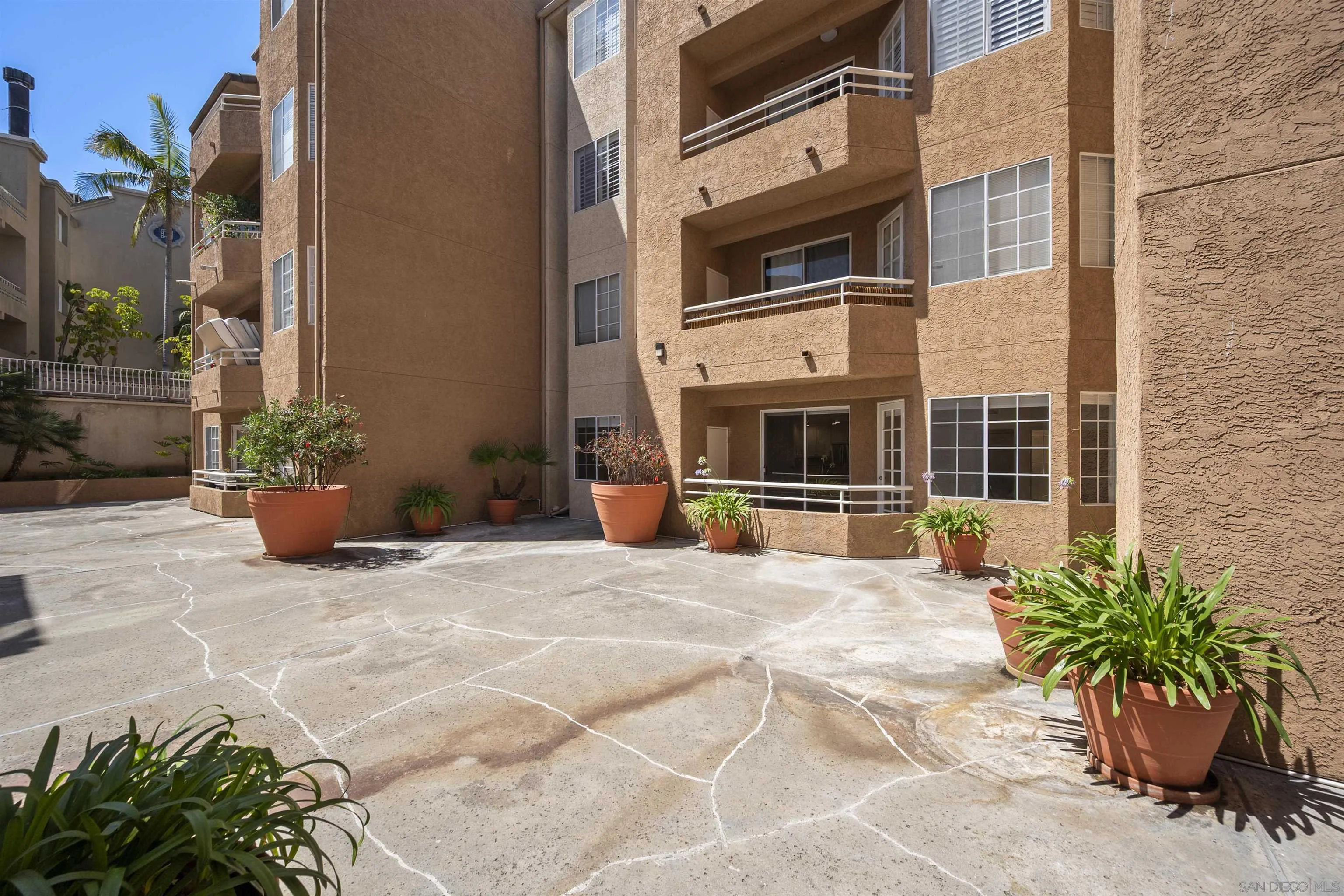 https://cdn.realtyfeed.com/cdn/127/250037342/594c544dff53873ecbbf58fbb1879cd0.webp
