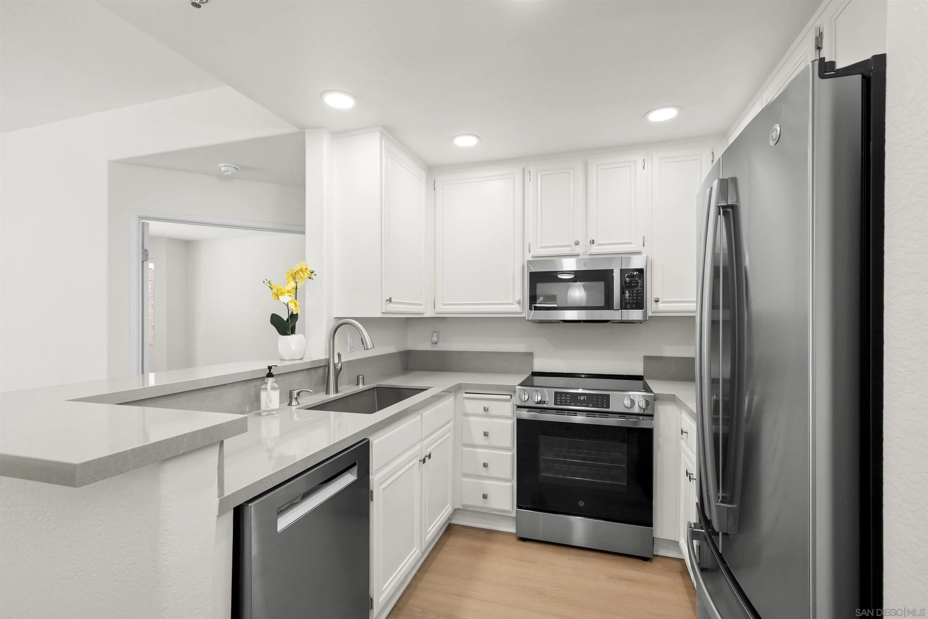 https://cdn.realtyfeed.com/cdn/127/250037342/801b9330a6fdea84330ecb417ec56e4b.webp