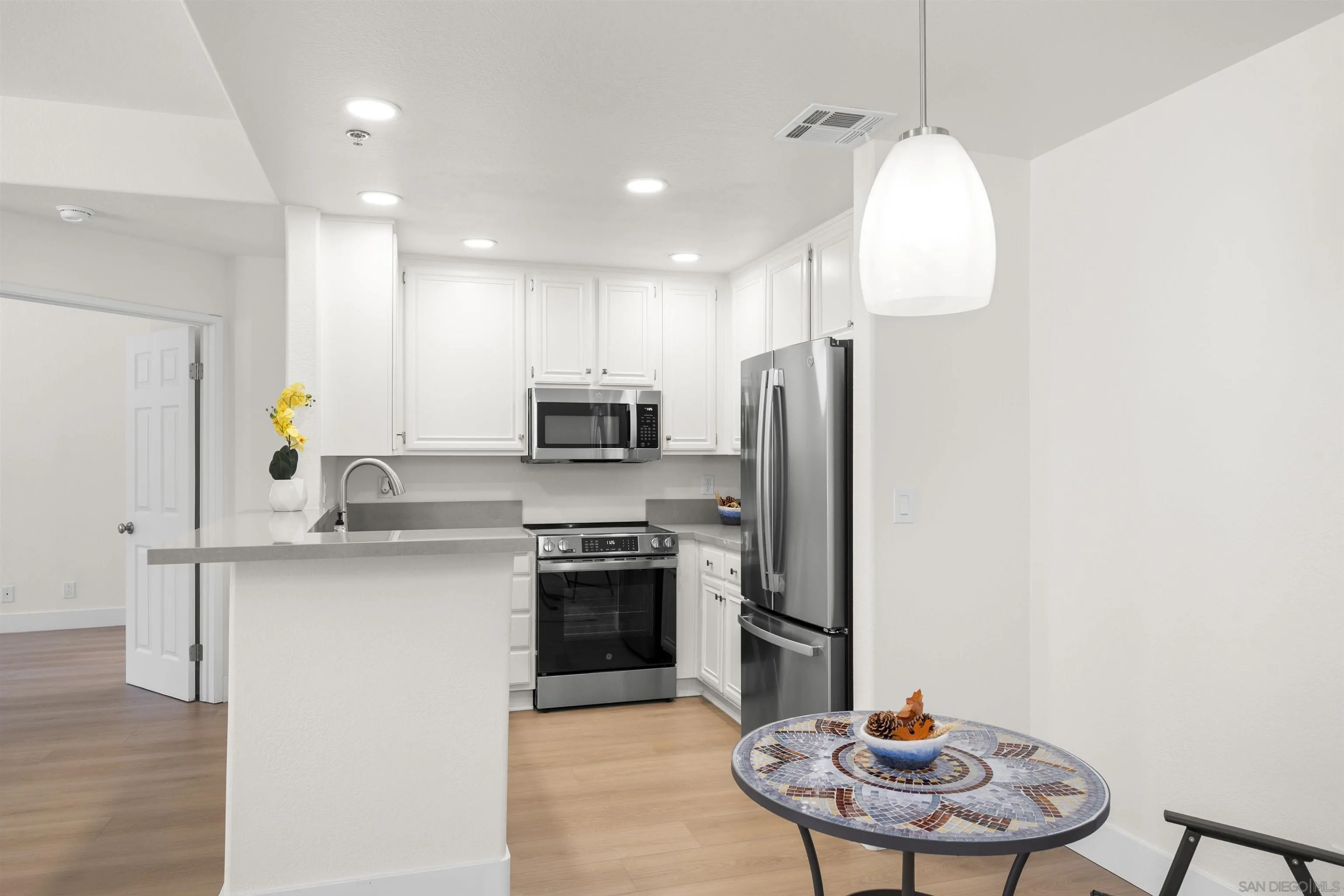 https://cdn.realtyfeed.com/cdn/127/250037342/bcffc119a057707824db60636a70a577.webp