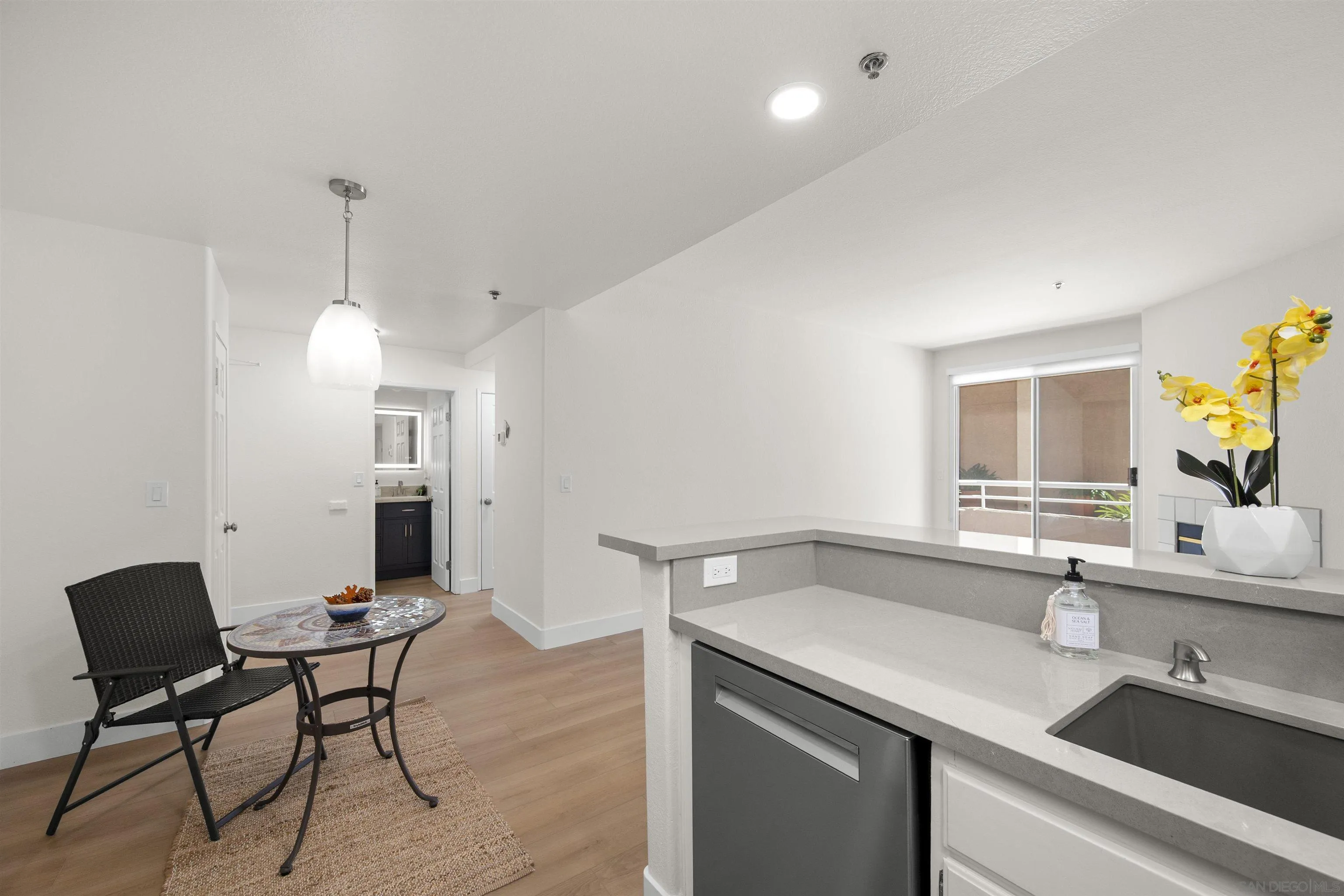 https://cdn.realtyfeed.com/cdn/127/250037342/df39cb3949775e3ae2c274f216afc34c.webp