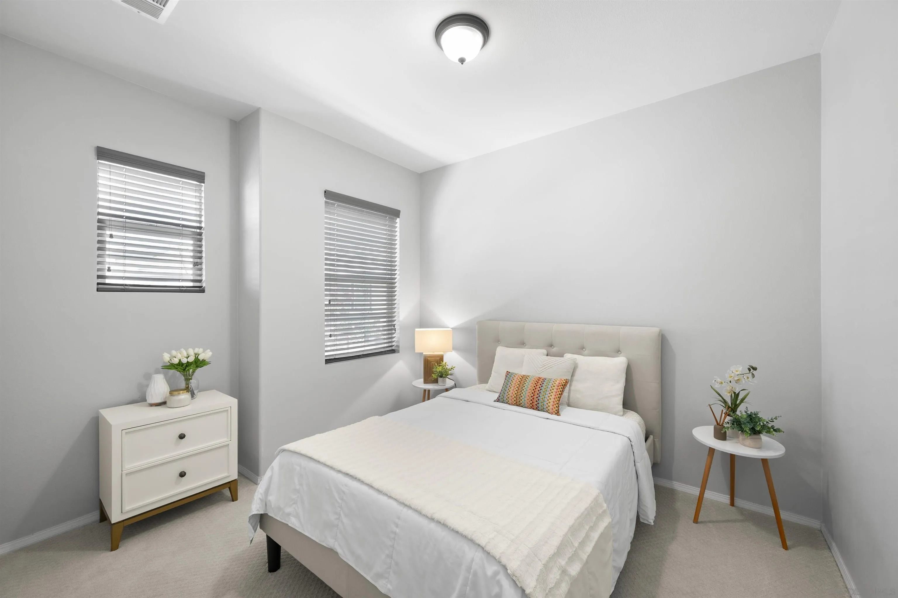https://cdn.realtyfeed.com/cdn/127/250037347/9065c5a5a75edec71d4564f94c3885d4.webp