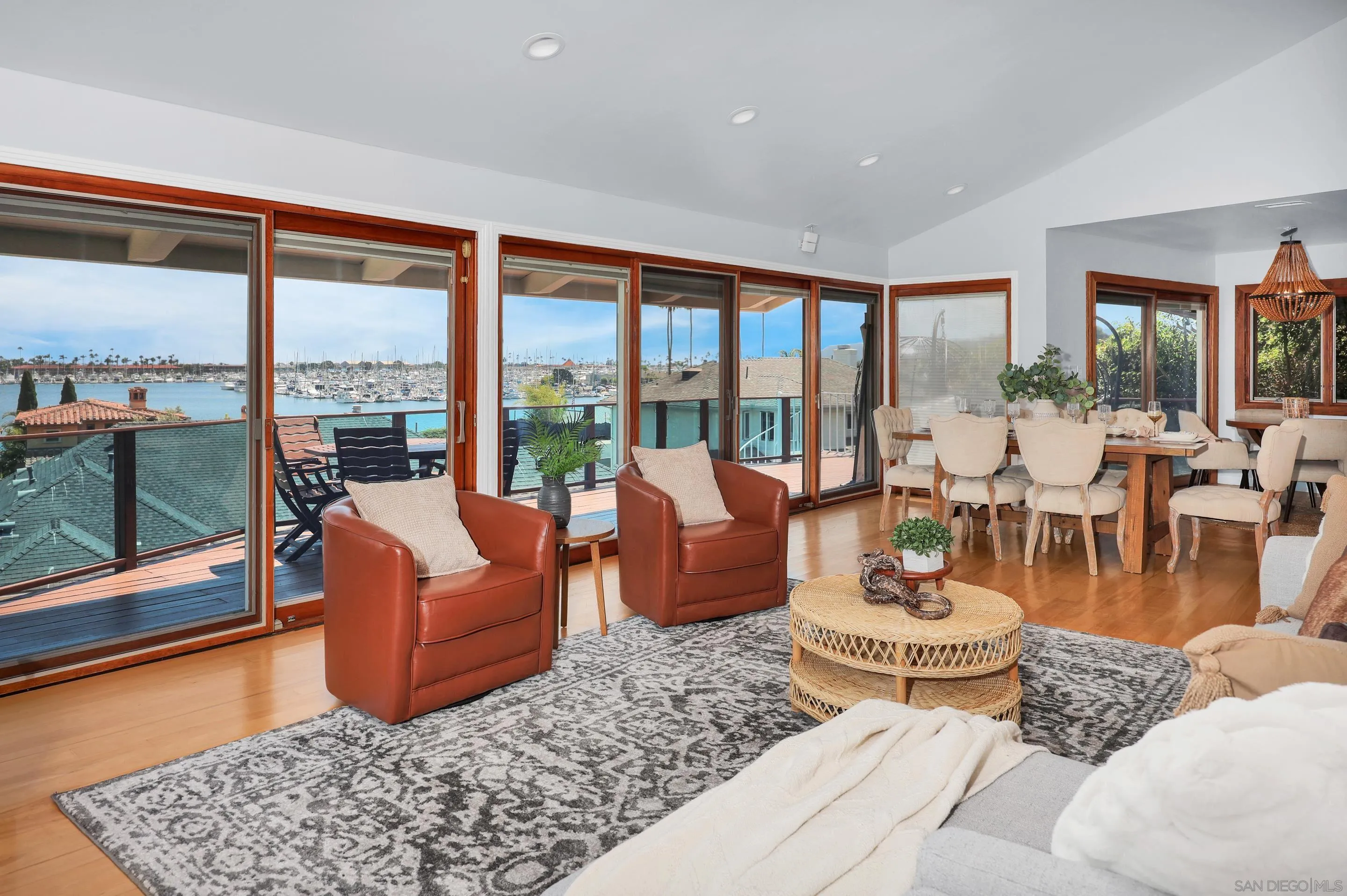 https://cdn.realtyfeed.com/cdn/127/250037348/09f19a0f069cab90524a006ae01958da.webp