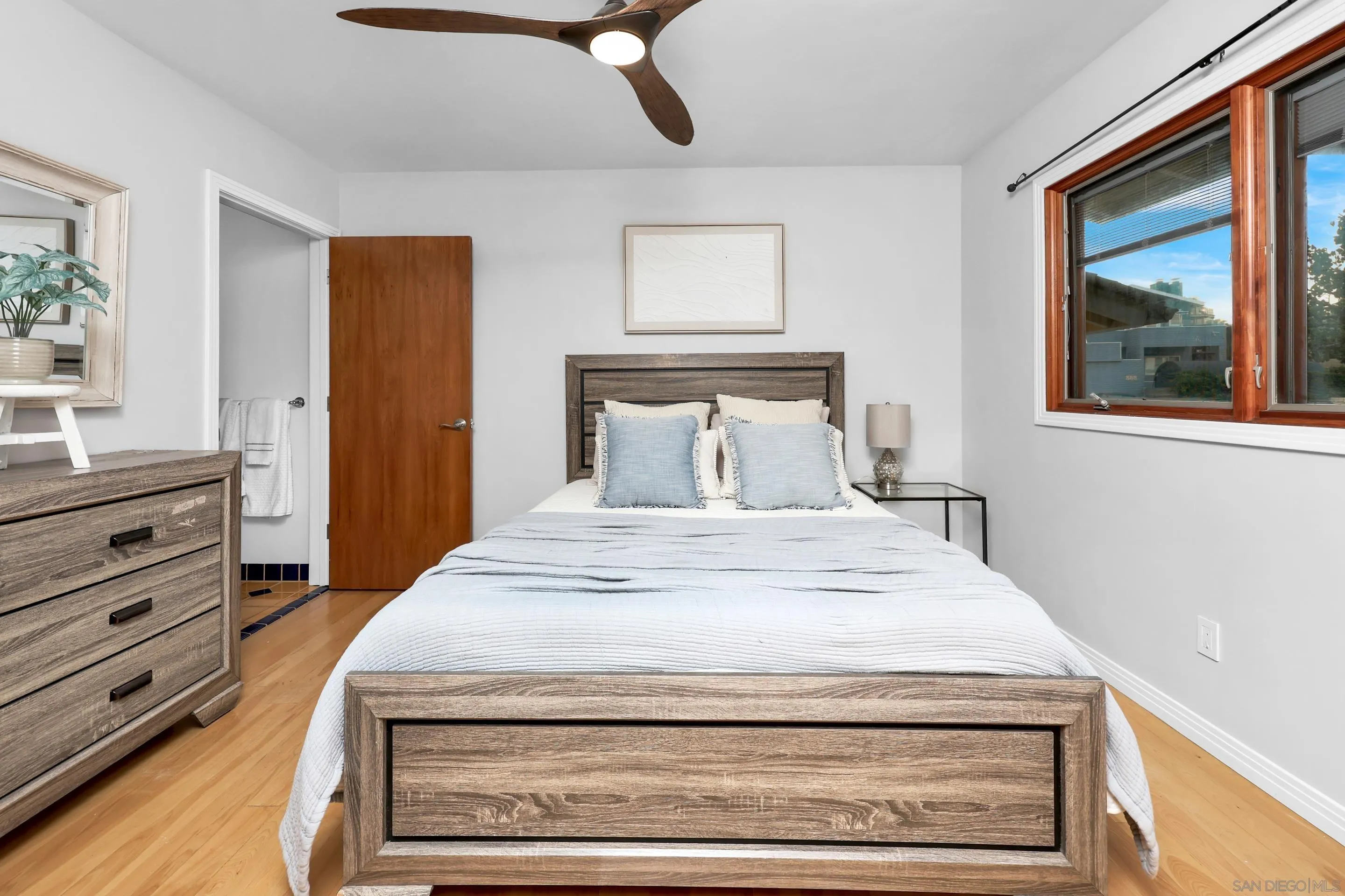 https://cdn.realtyfeed.com/cdn/127/250037348/2057280fc850e5ee5b83d84d0009b4ac.webp
