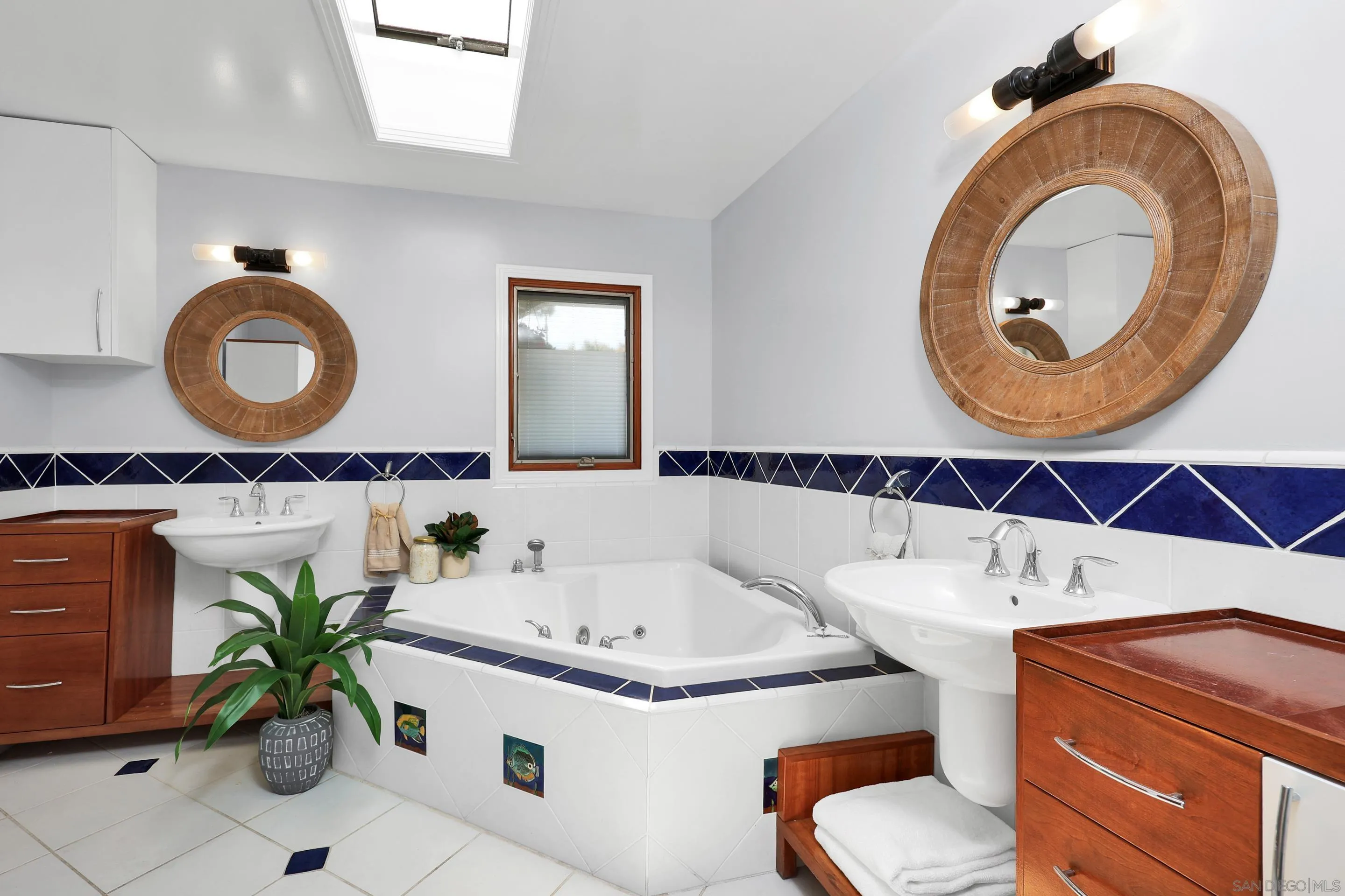 https://cdn.realtyfeed.com/cdn/127/250037348/2f9c9cff38e9e8029557e3e148dc88c8.webp