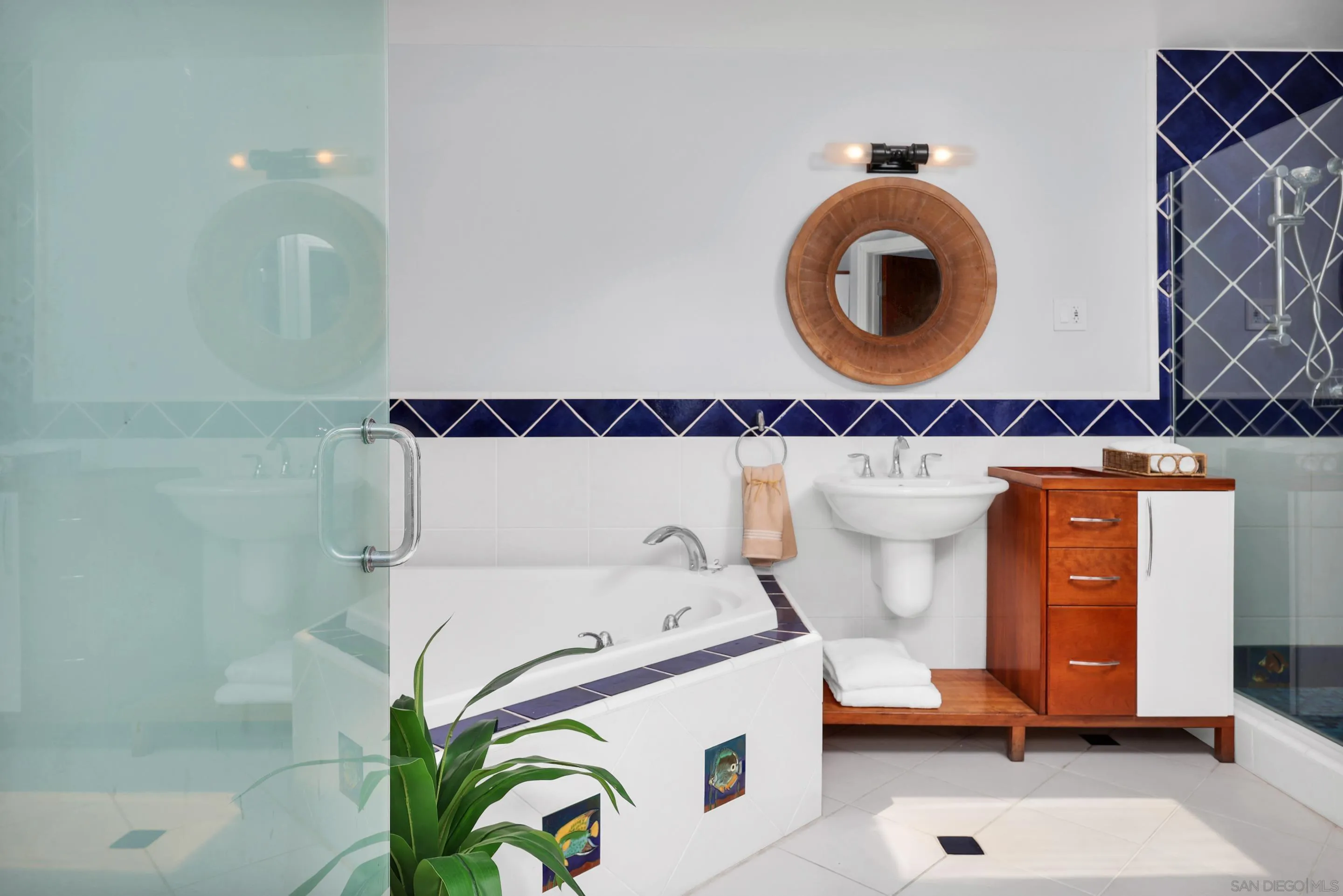 https://cdn.realtyfeed.com/cdn/127/250037348/975ab7cd4b0d1d27920ccb5cde7f1dc5.webp