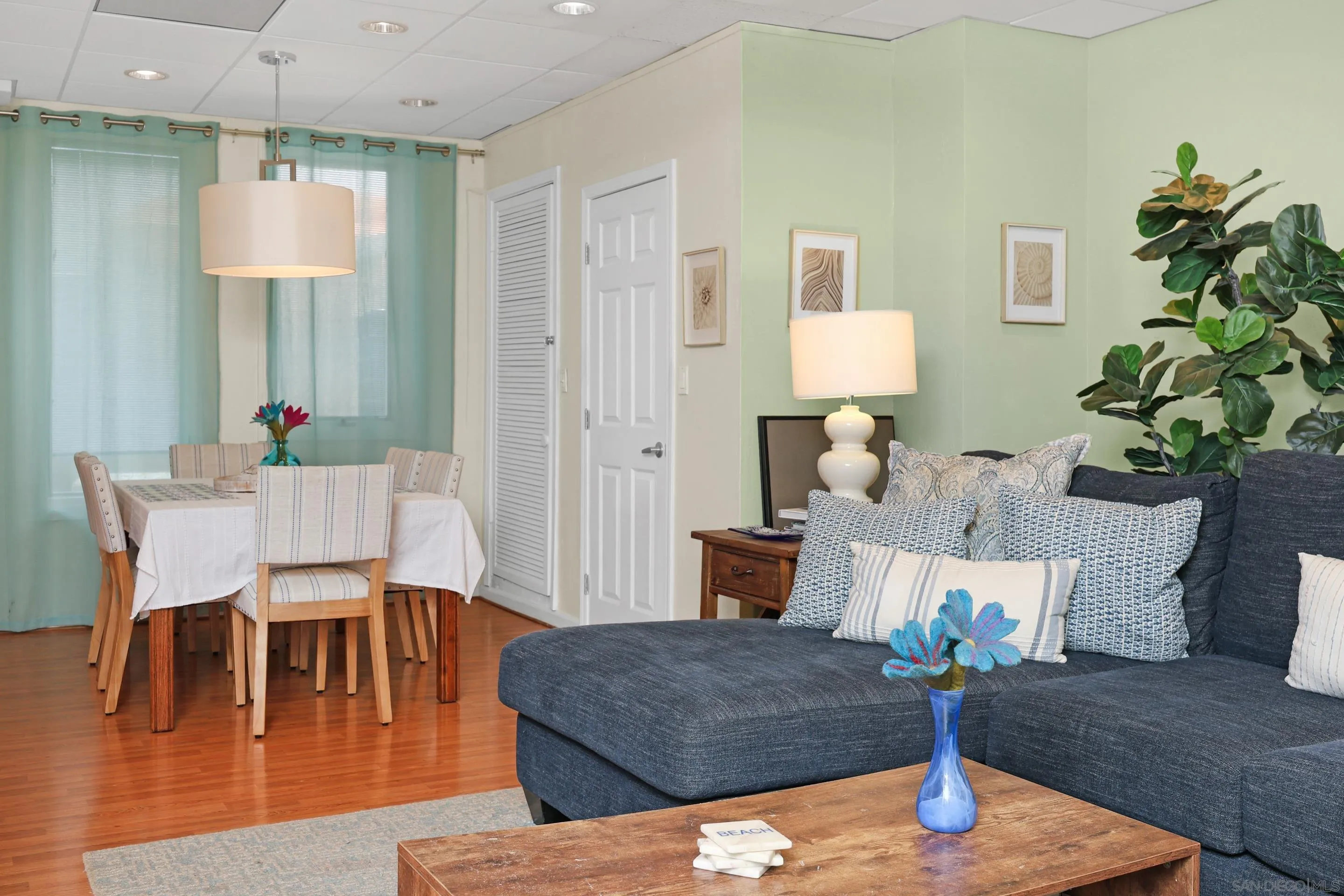 https://cdn.realtyfeed.com/cdn/127/250037348/ba5b7f724e7a42e7eadc89d19a038f22.webp