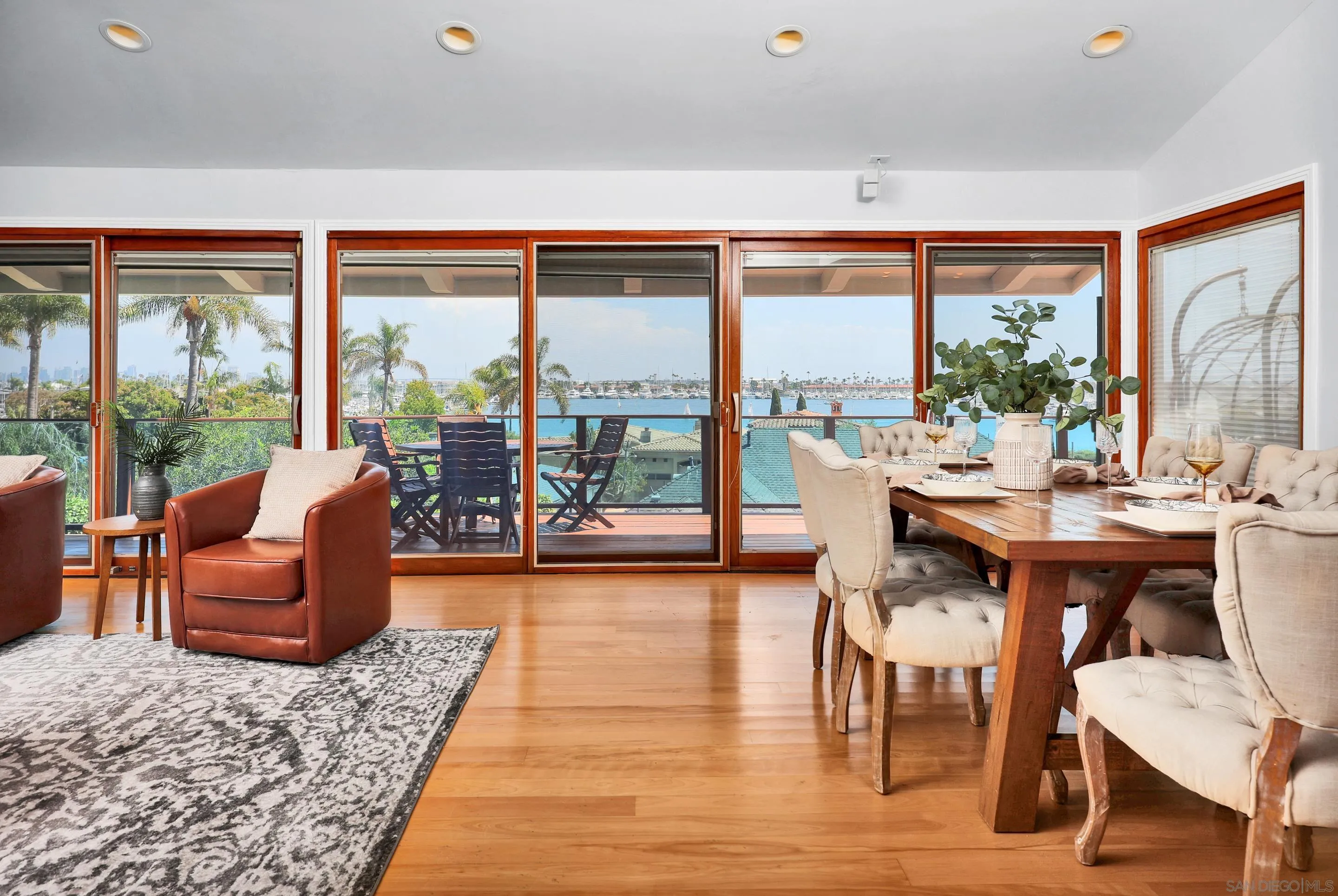 https://cdn.realtyfeed.com/cdn/127/250037348/d3551e915904ee73b9f7b46a21adaa08.webp